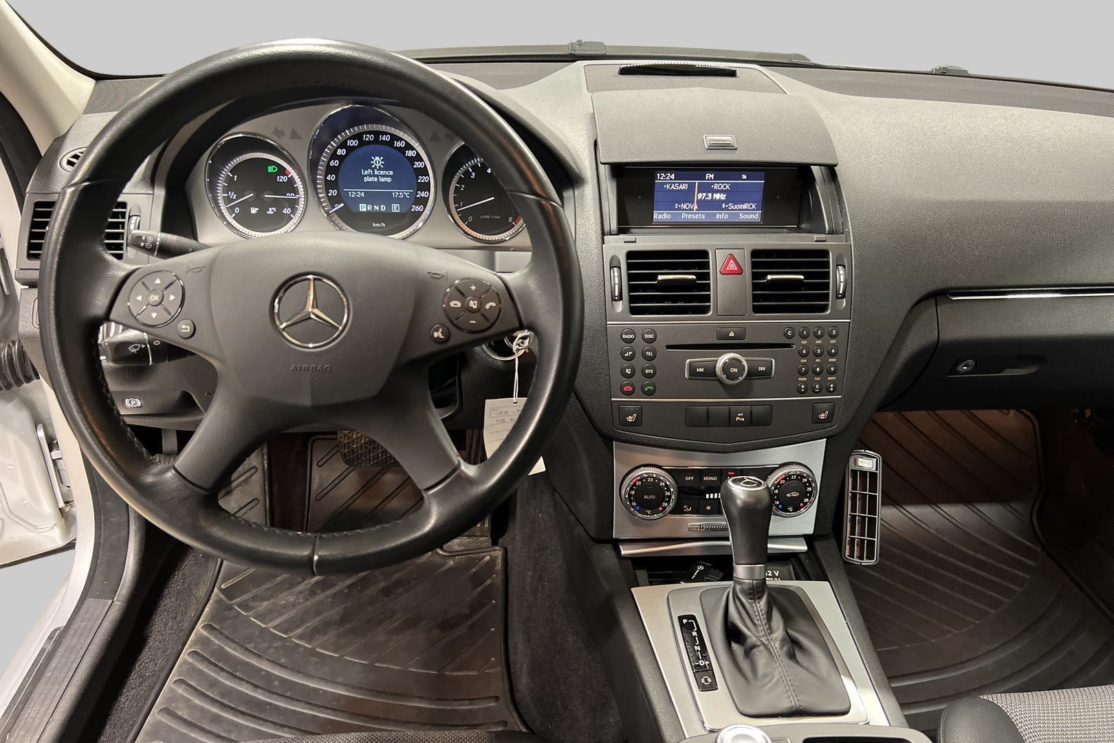 MERCEDES-BENZ C 2011