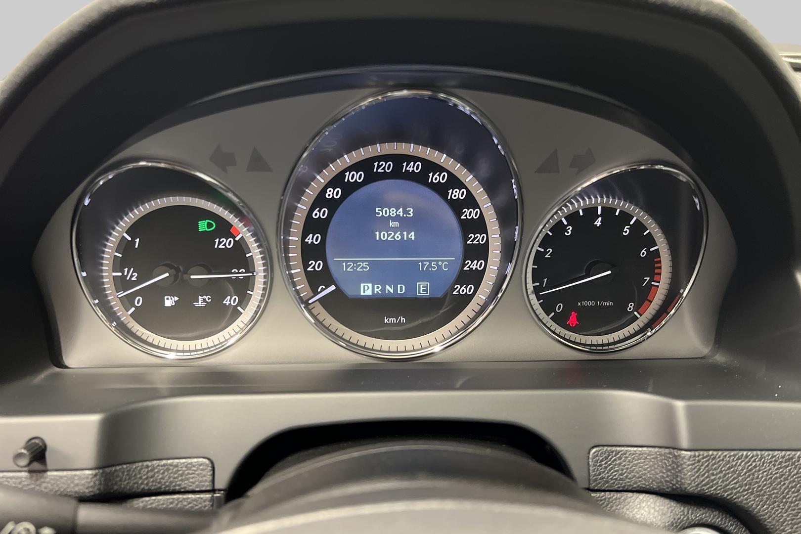 MERCEDES-BENZ C 2011