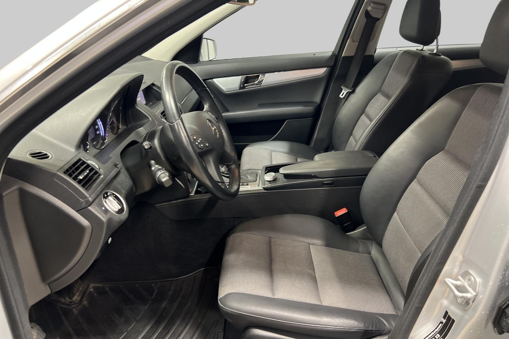 MERCEDES-BENZ C 2011