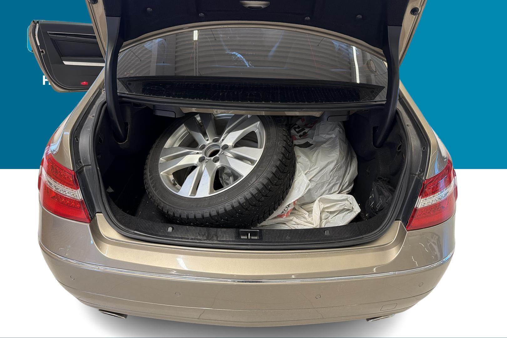 MERCEDES-BENZ E 2012