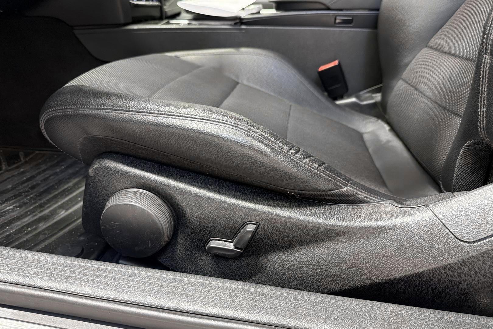 MERCEDES-BENZ E 2012