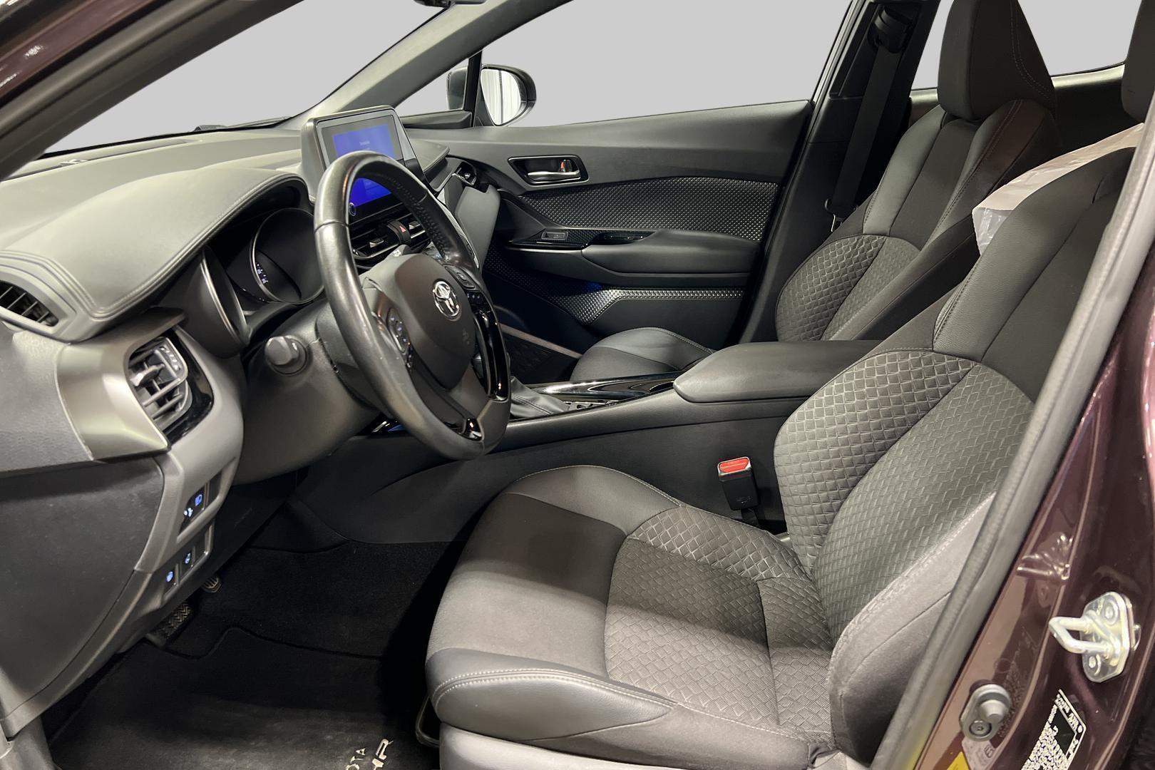 TOYOTA C-HR 2023
