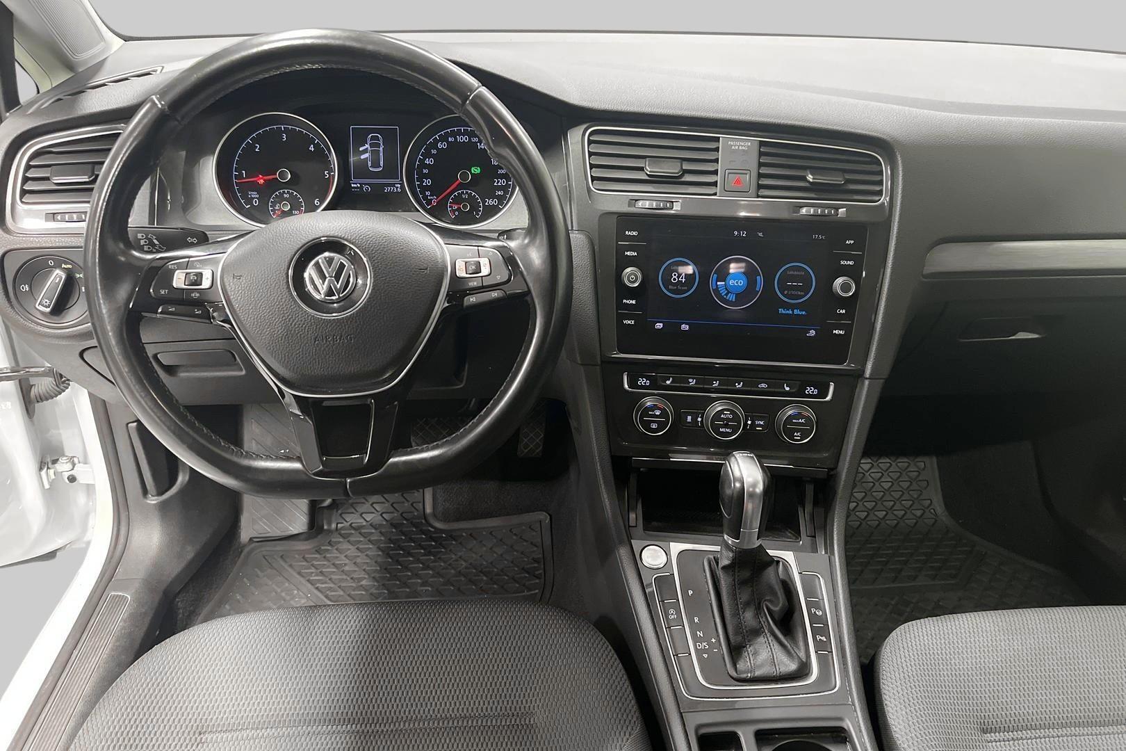 VOLKSWAGEN Golf 11