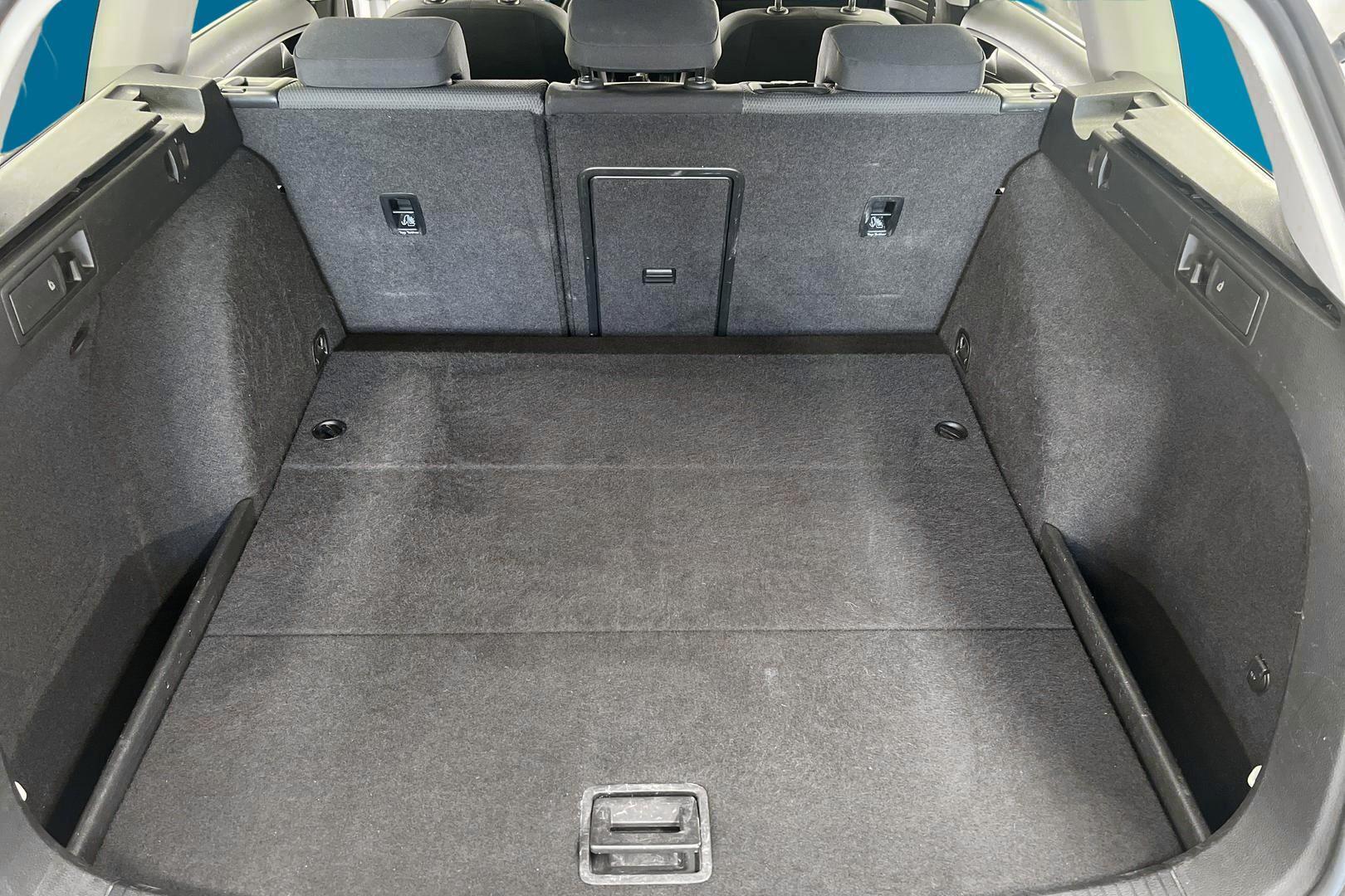 VOLKSWAGEN Golf 12