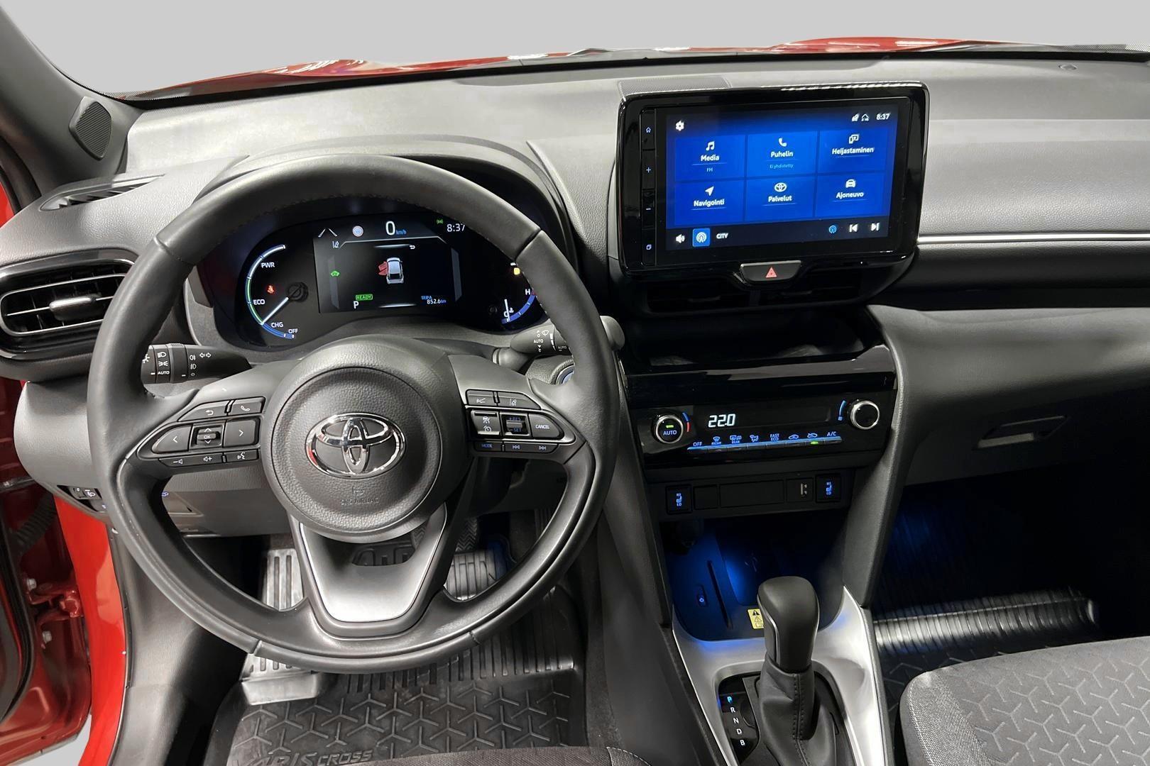 TOYOTA Yaris Cross 2024