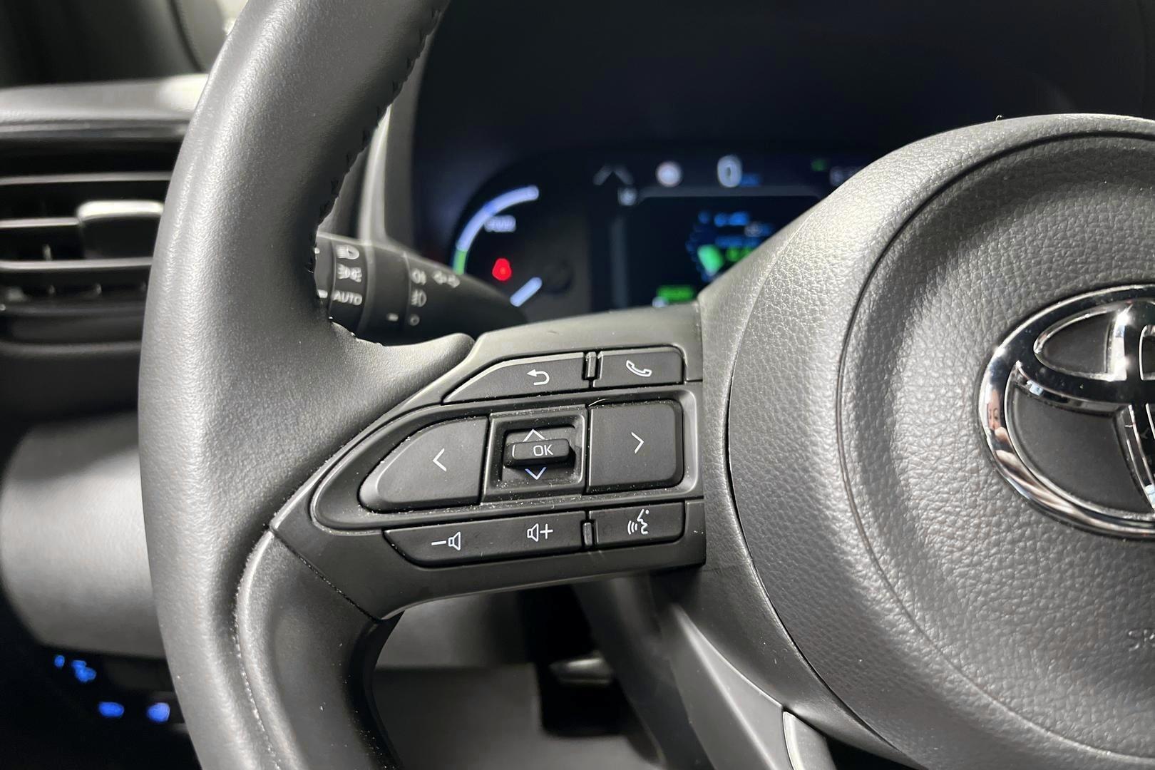 TOYOTA Yaris Cross 2024