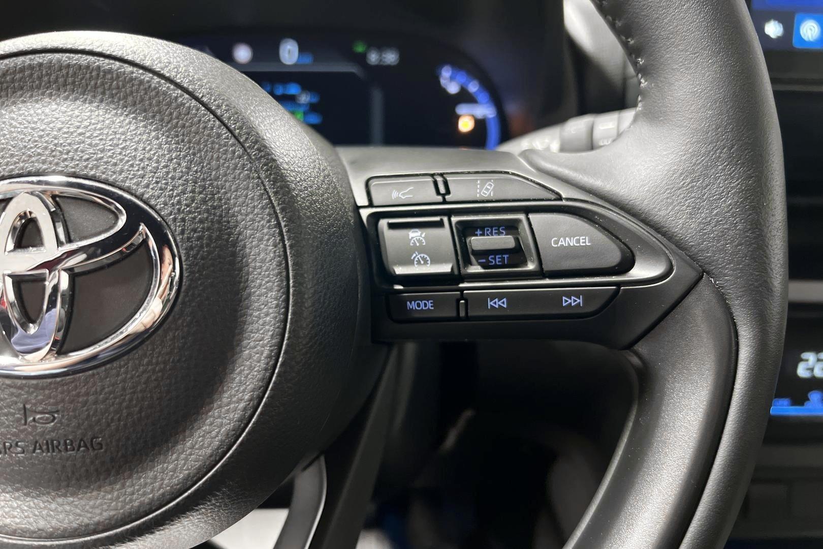 TOYOTA Yaris Cross 2024