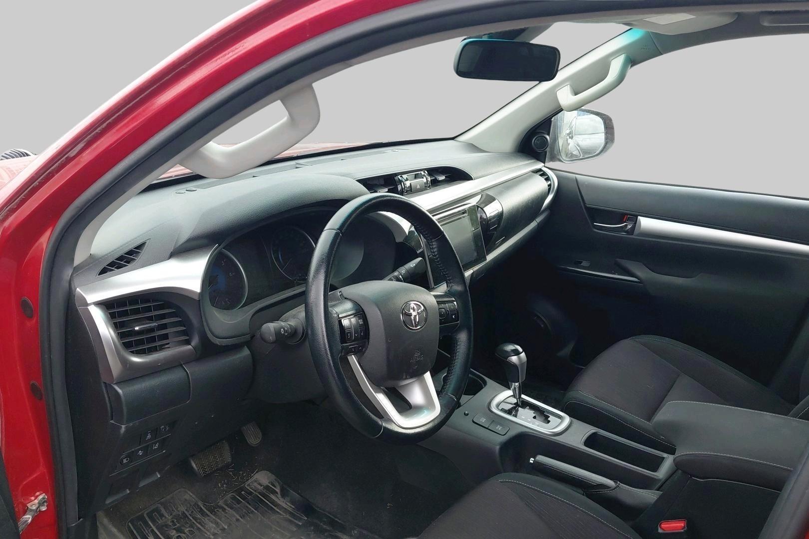 TOYOTA Hilux 2019