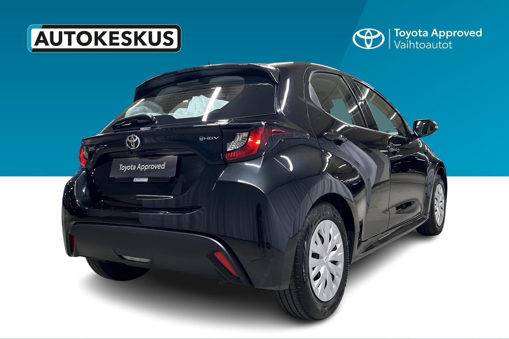 TOYOTA Yaris 5