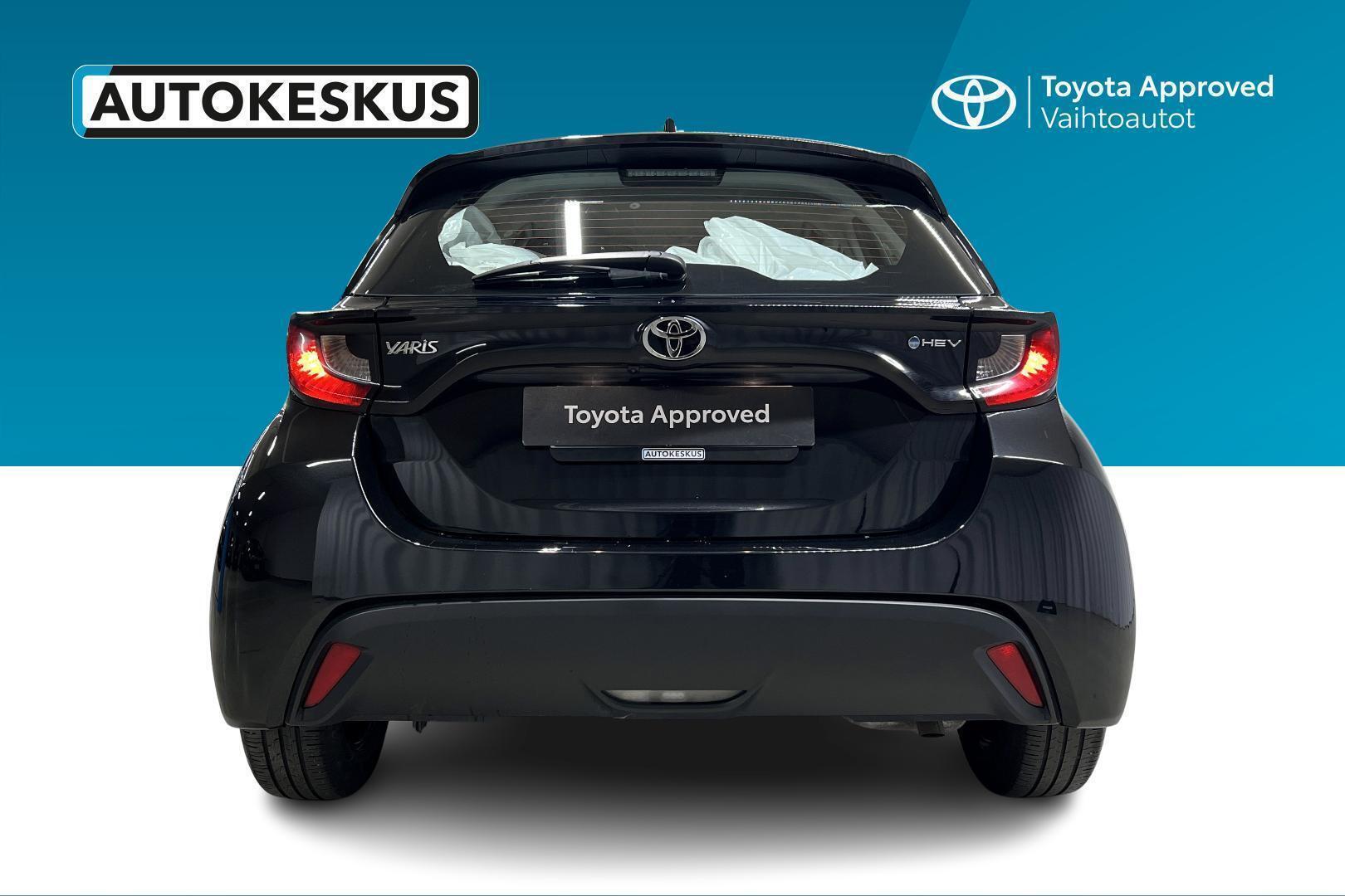 TOYOTA Yaris 6