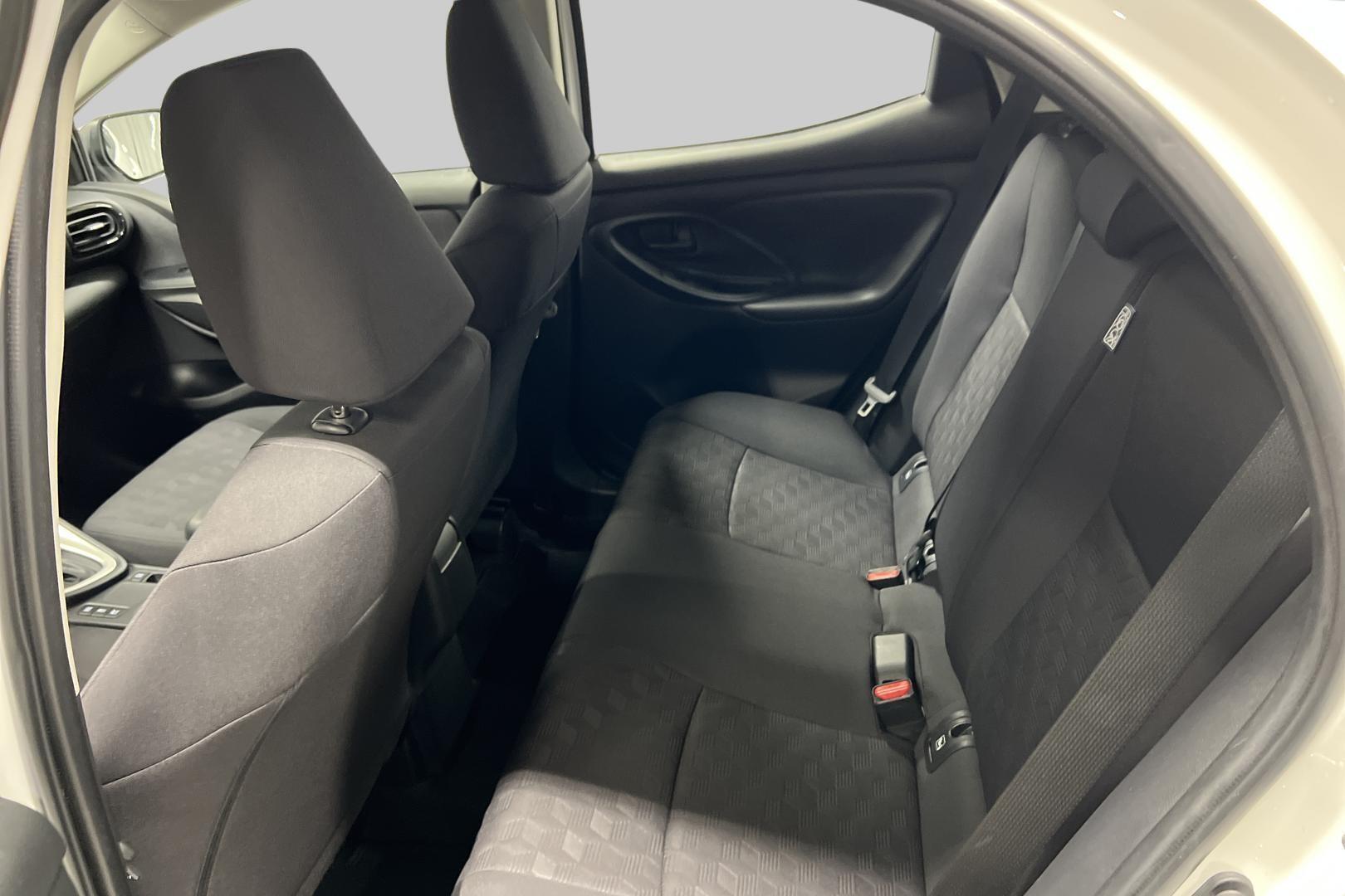 TOYOTA Yaris 10
