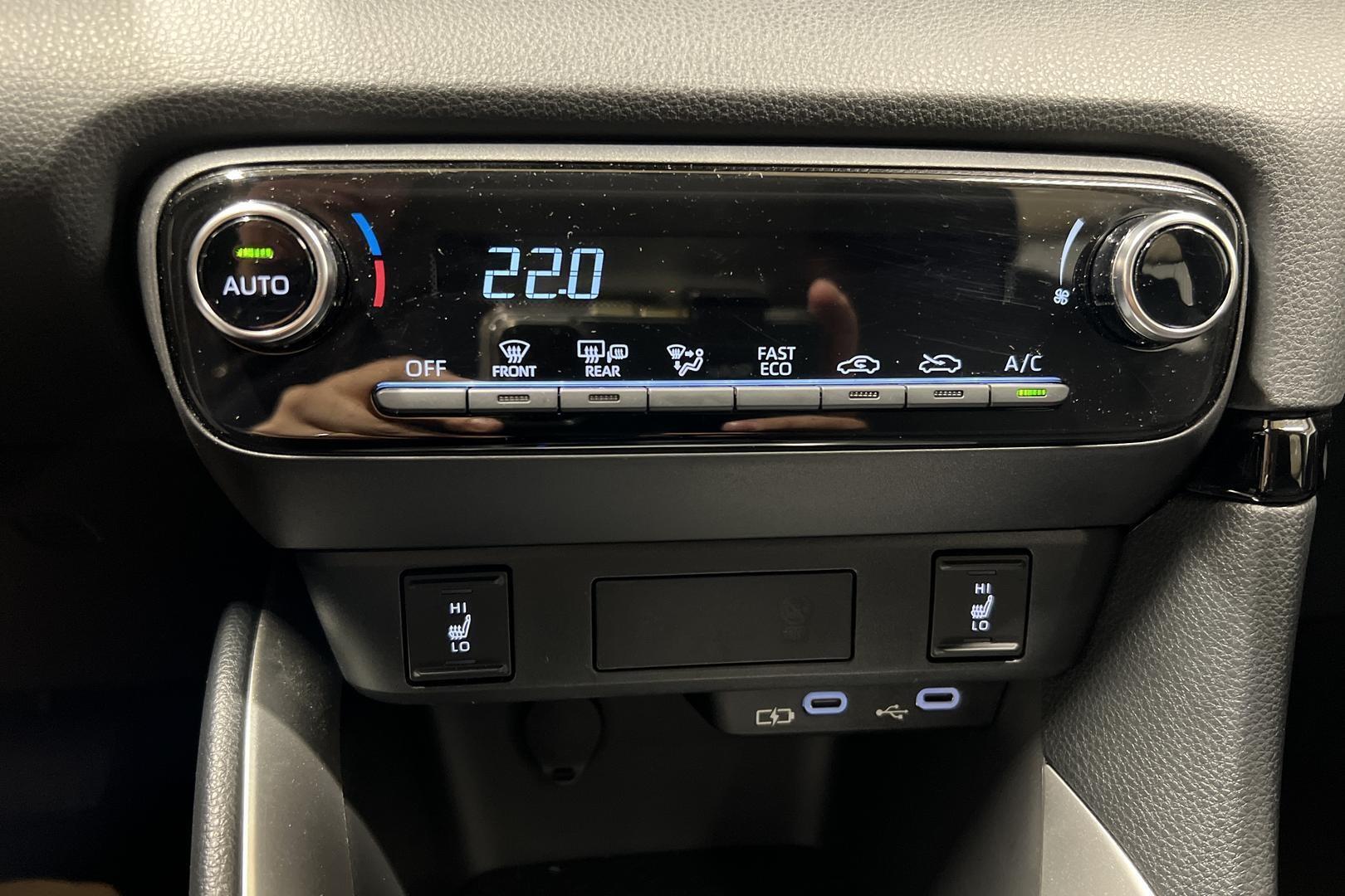 TOYOTA Yaris 16