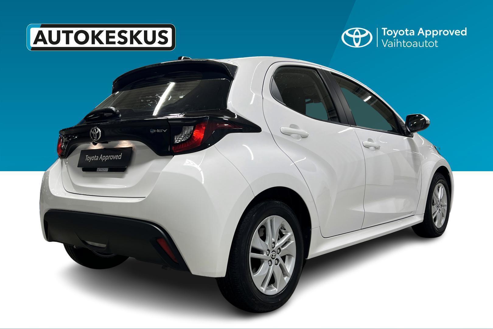 TOYOTA Yaris 5