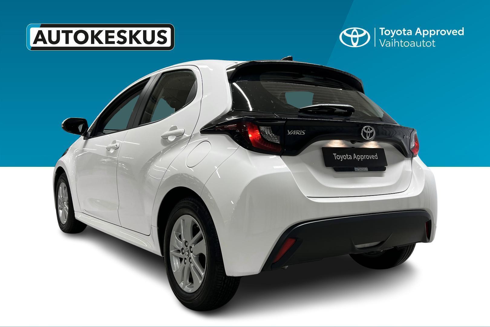 TOYOTA Yaris 7
