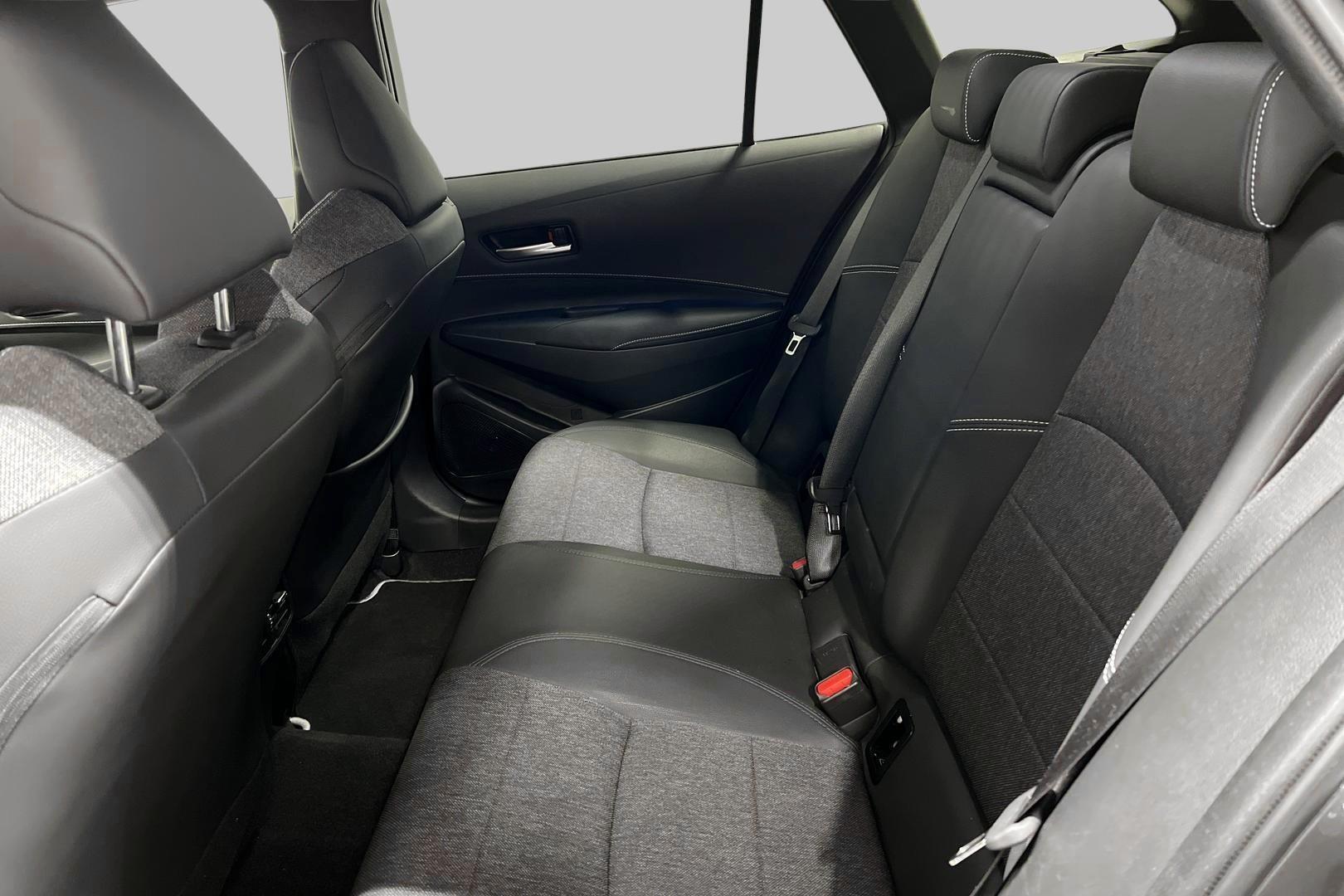 TOYOTA Corolla 2025
