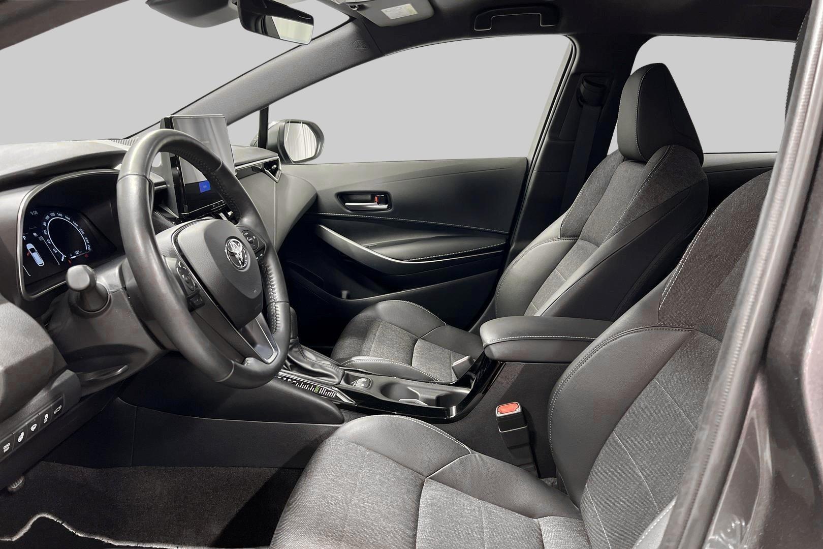 TOYOTA Corolla 2025