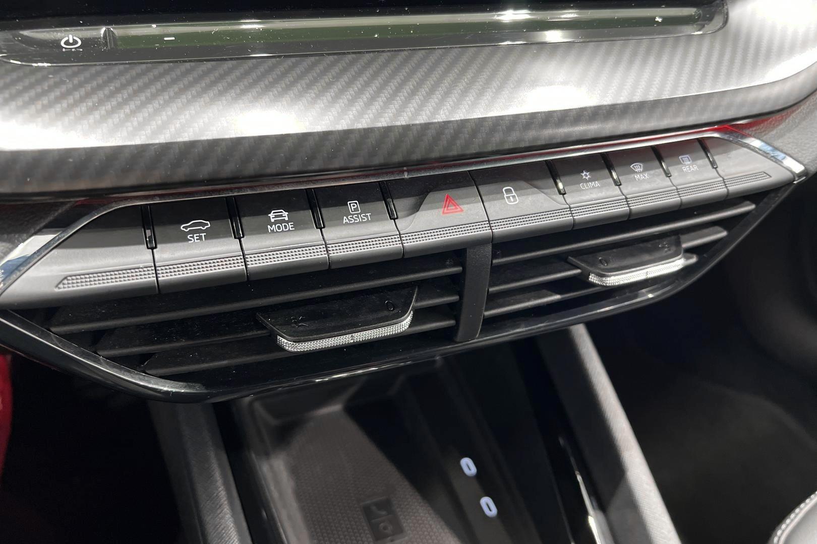 SKODA OCTAVIA 2023