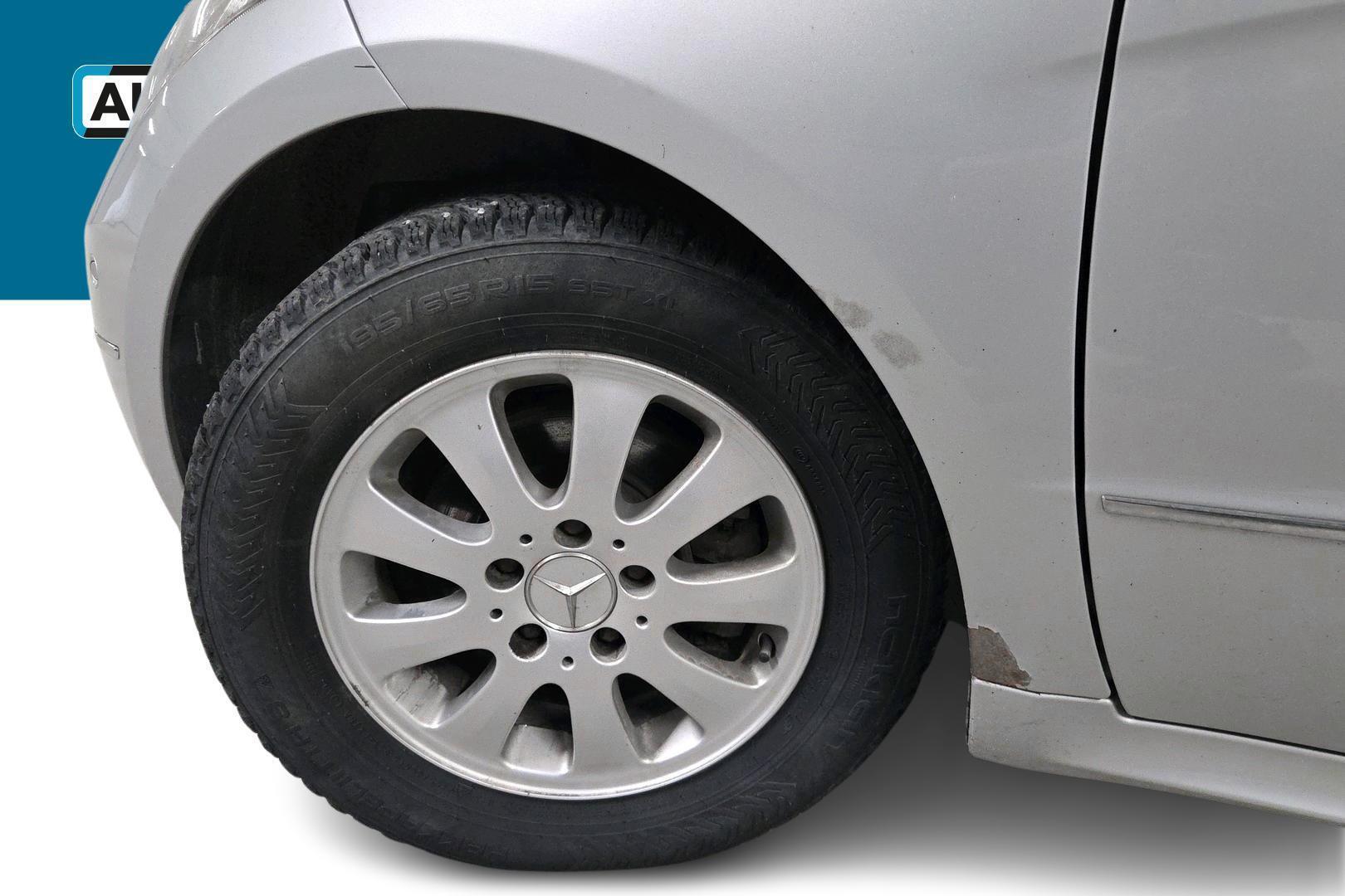 MERCEDES-BENZ A 2011