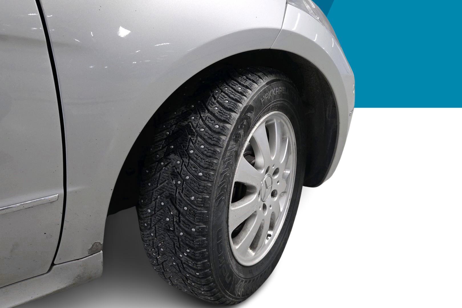 MERCEDES-BENZ A 2011