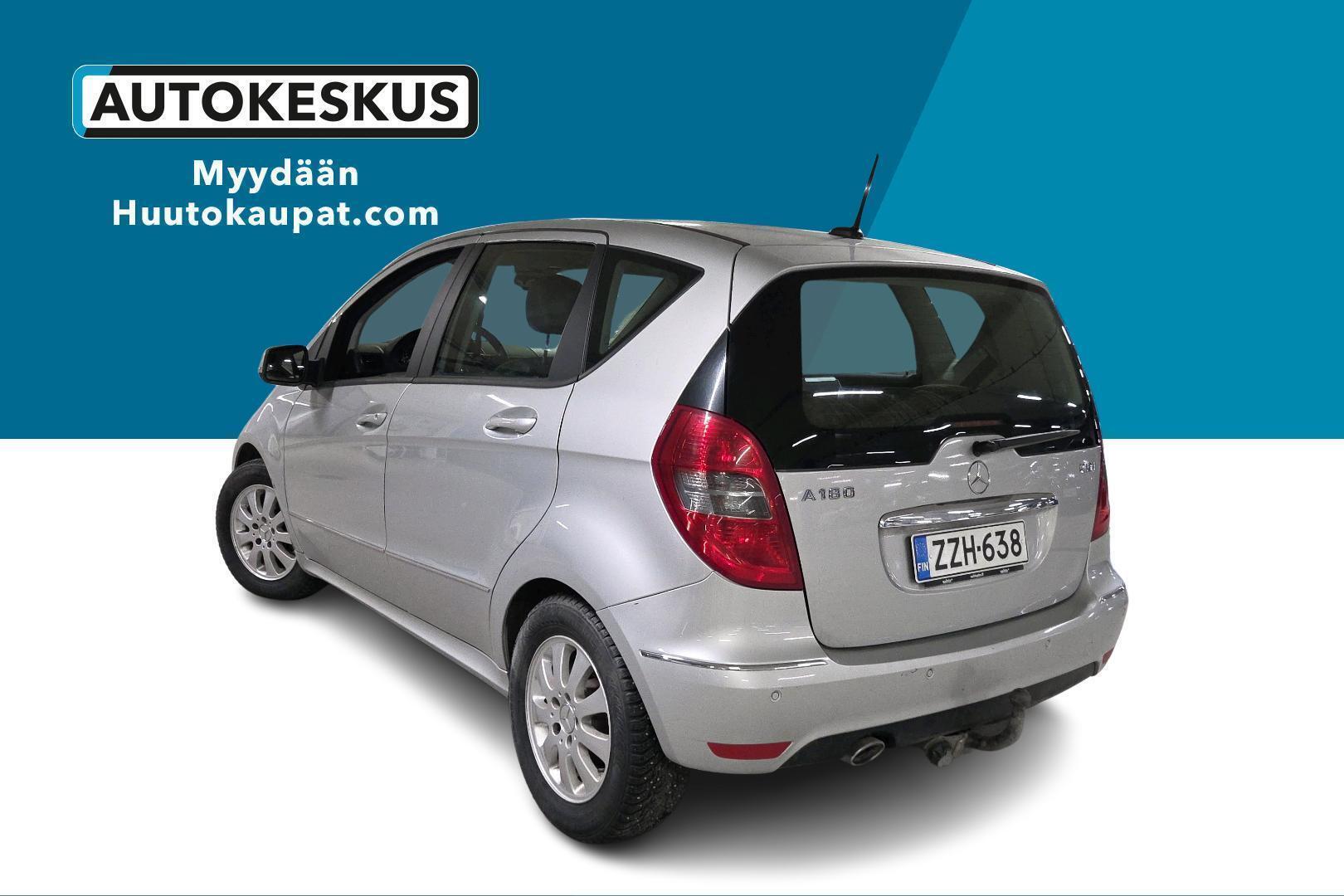 MERCEDES-BENZ A 2011