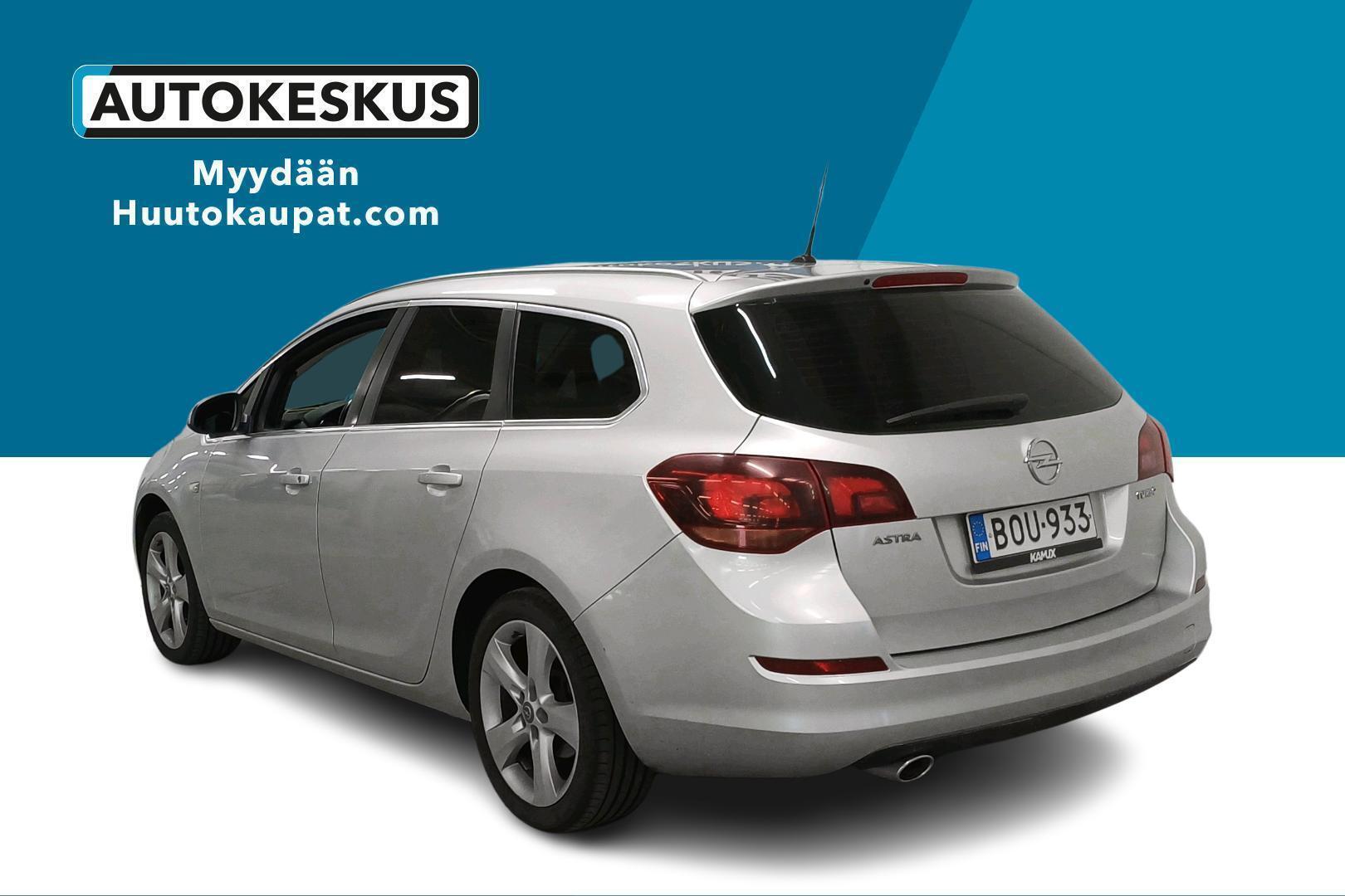 OPEL Astra 2011