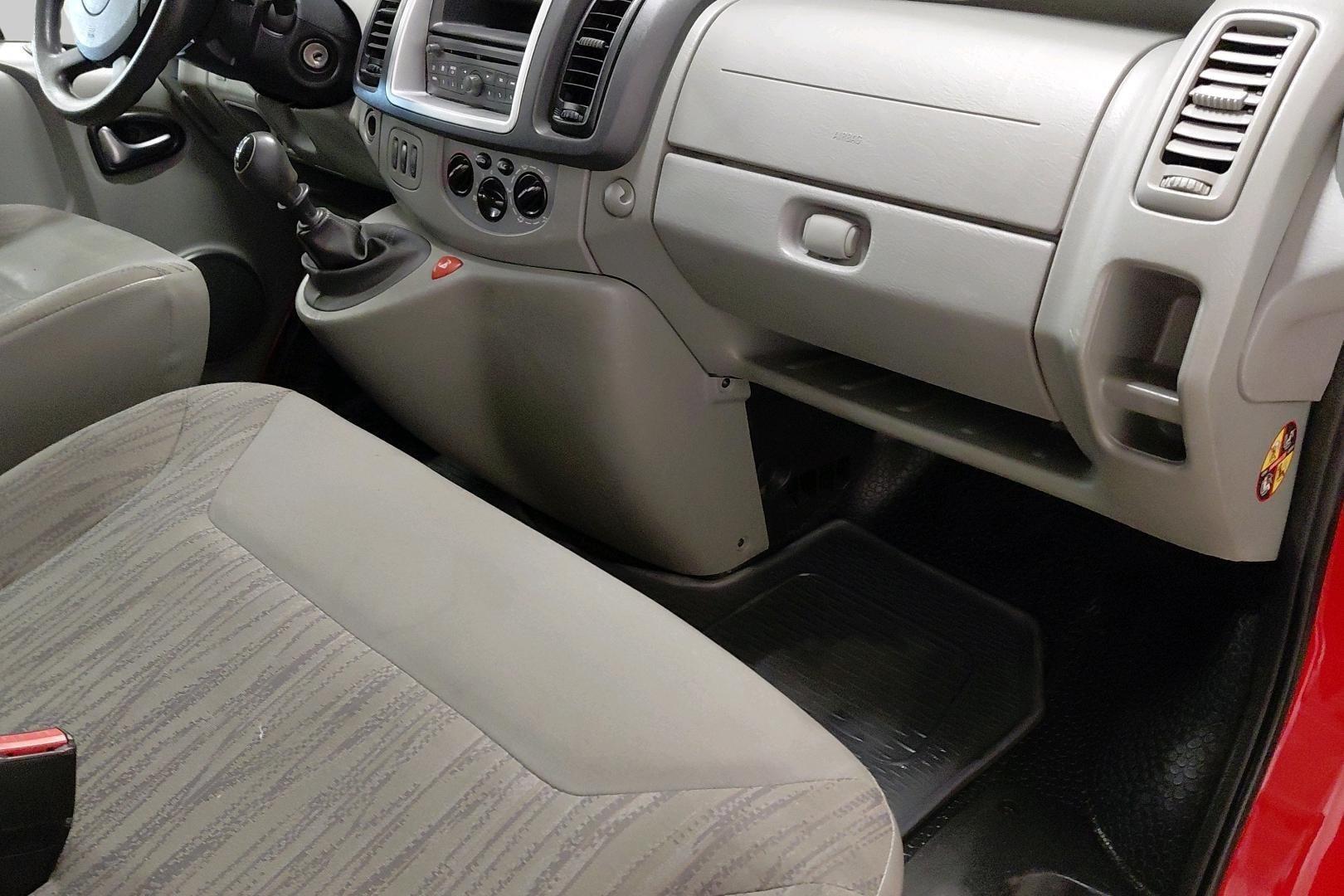 NISSAN Primastar 2011