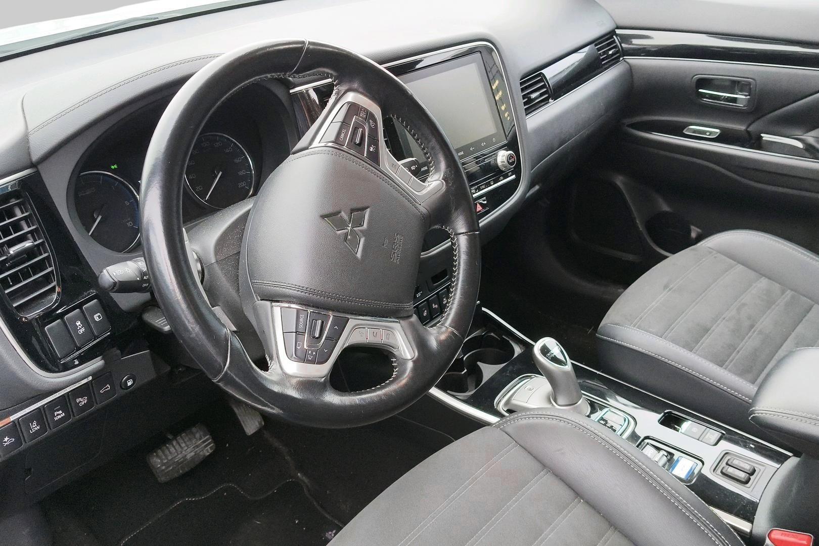 MITSUBISHI Outlander PHEV 2021