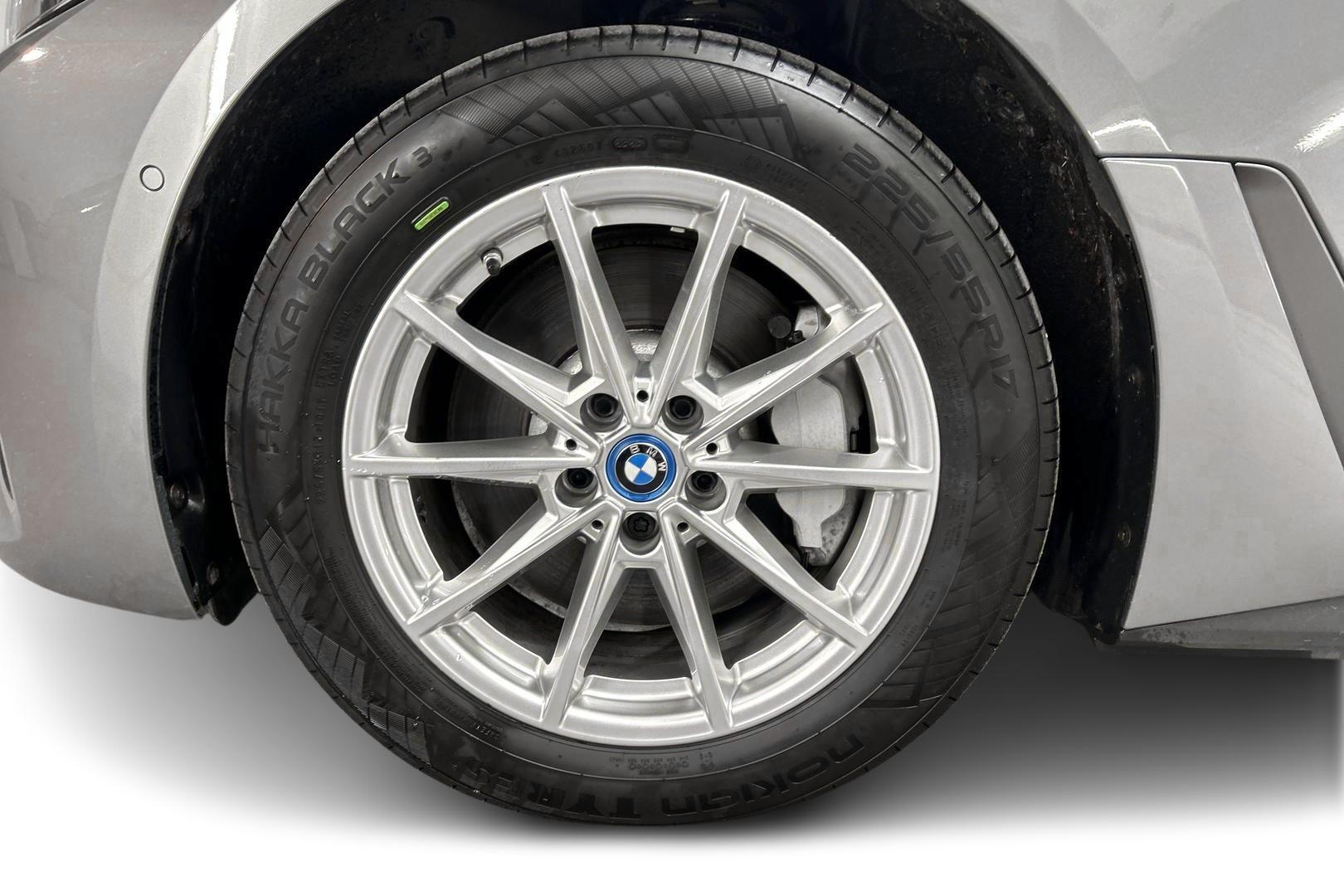 BMW i4 13