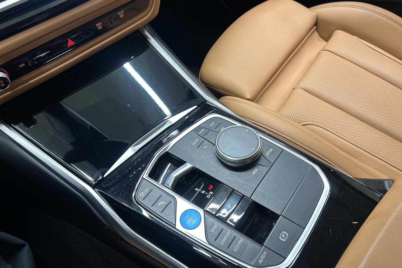 BMW i4 16
