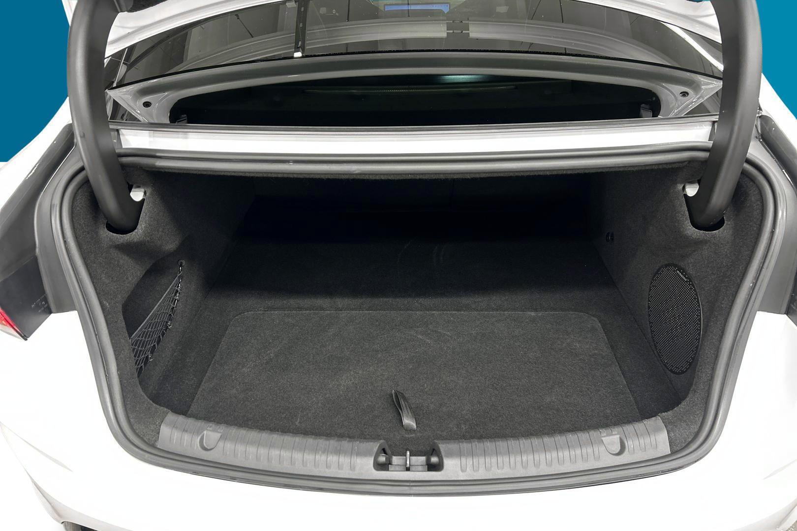 BYD SEAL 12