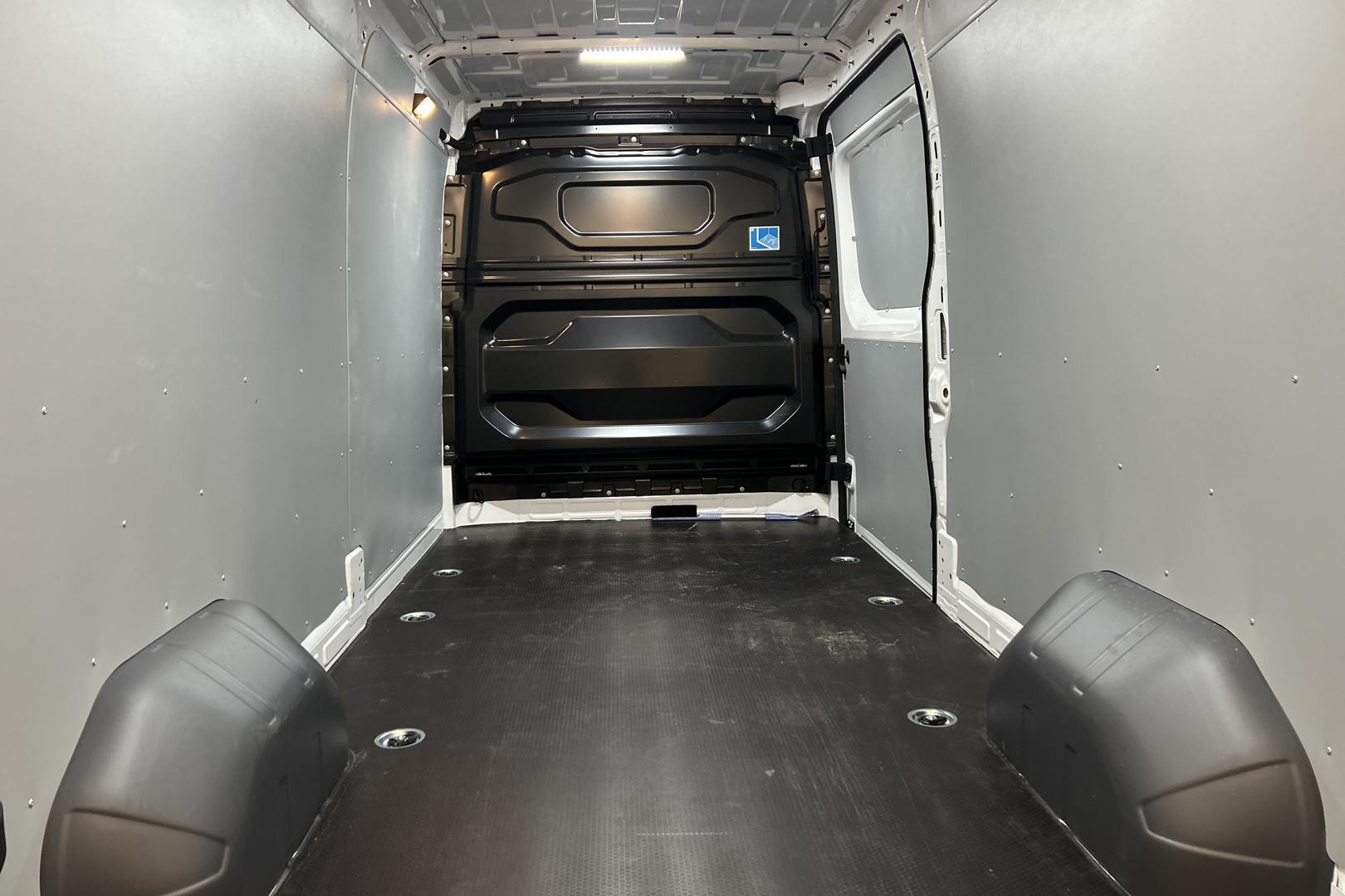 NISSAN Interstar 2025