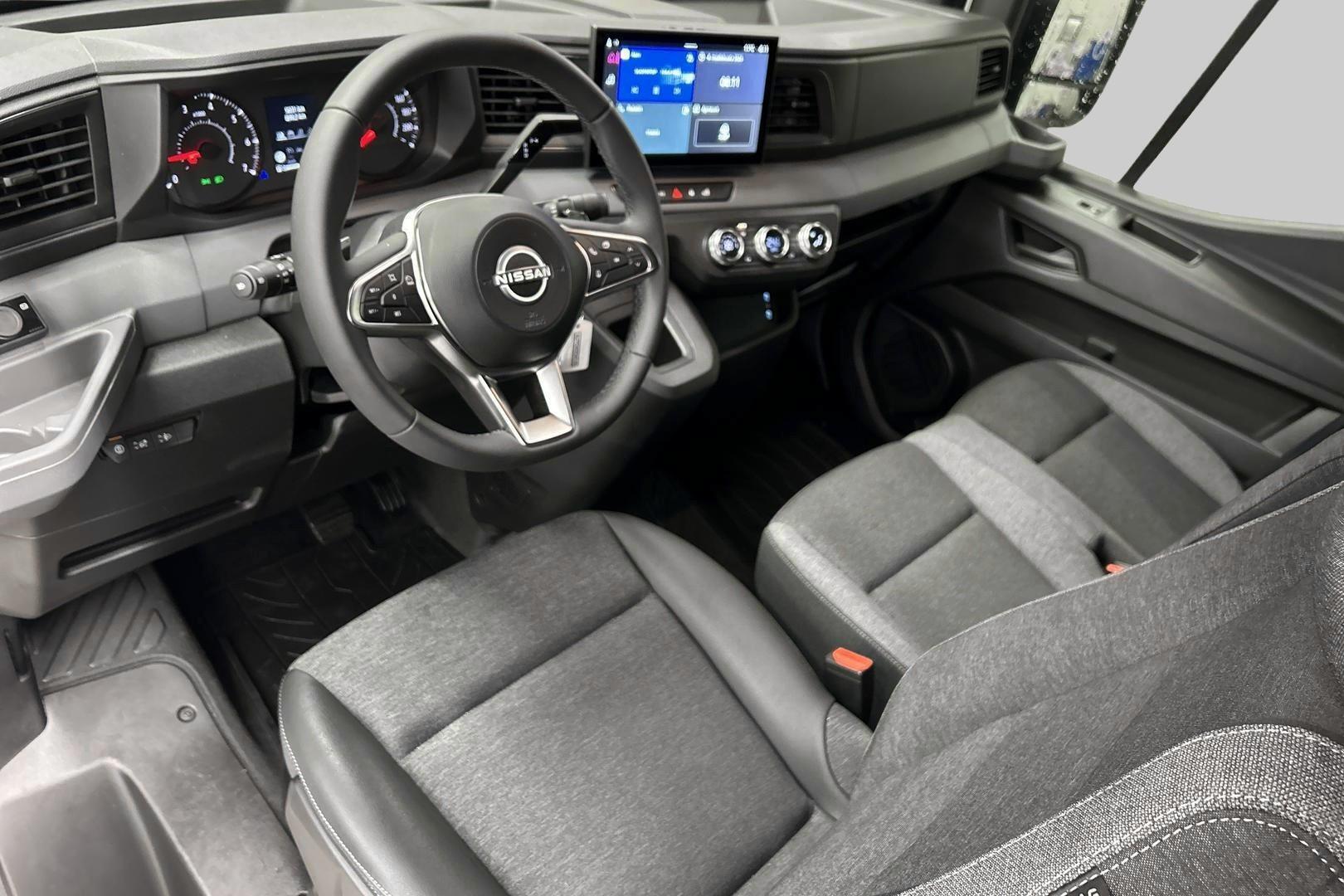NISSAN Interstar 2025