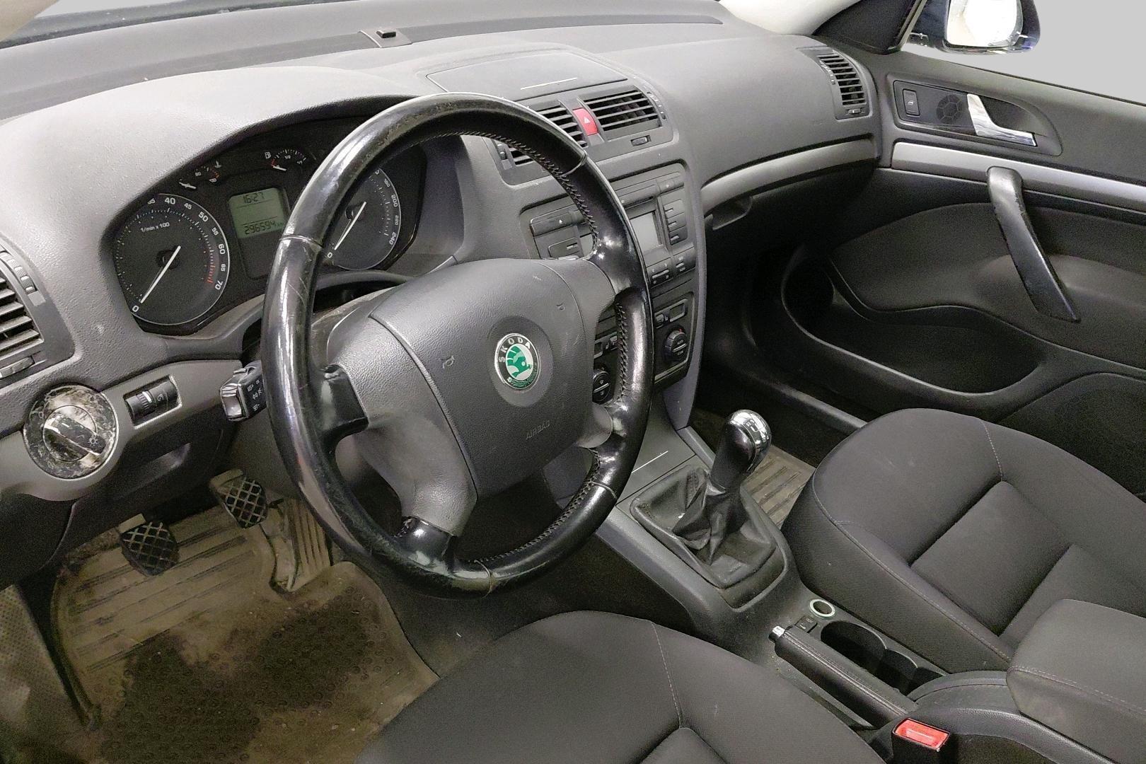 SKODA Octavia 2005
