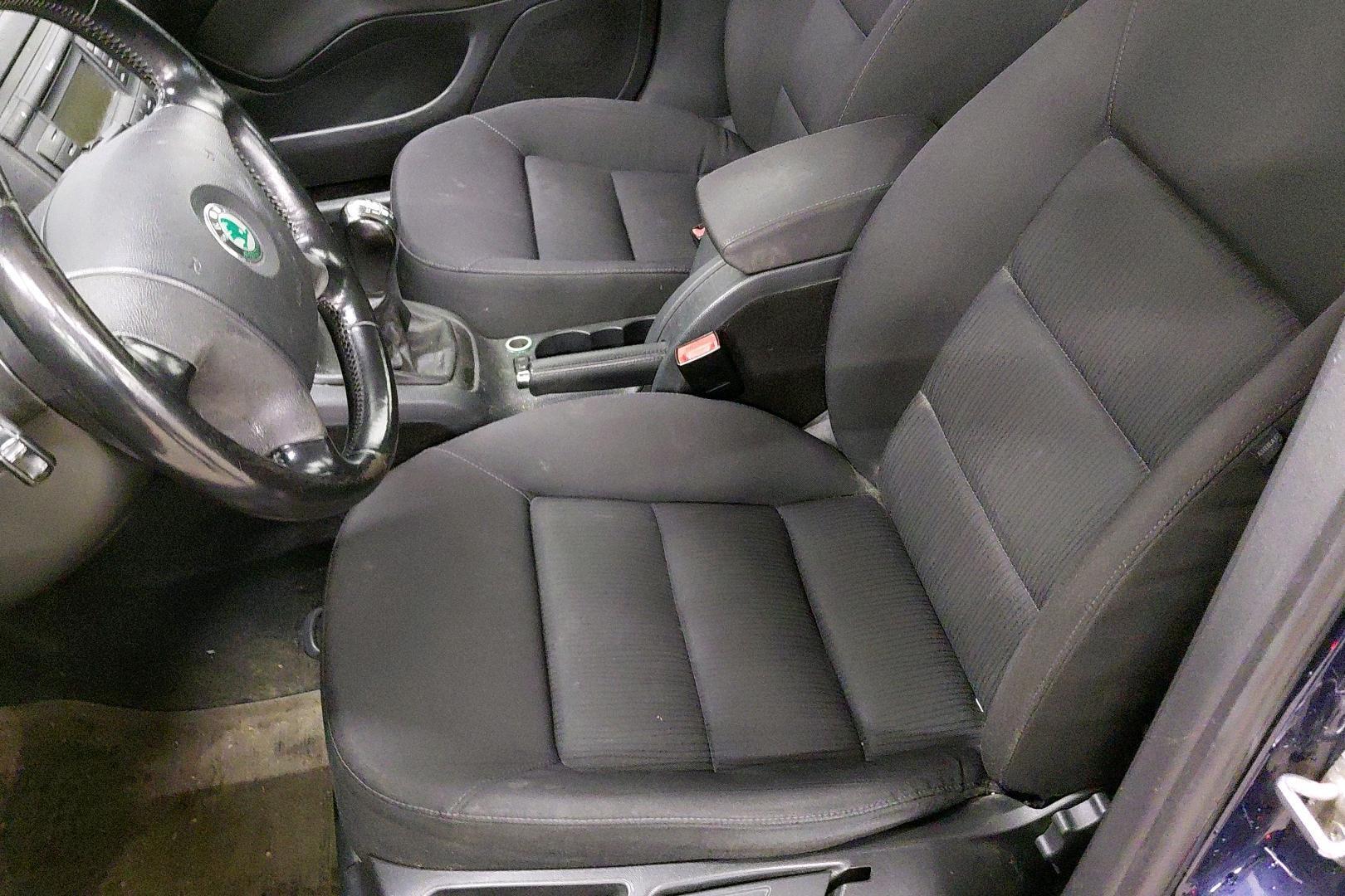 SKODA Octavia 2005