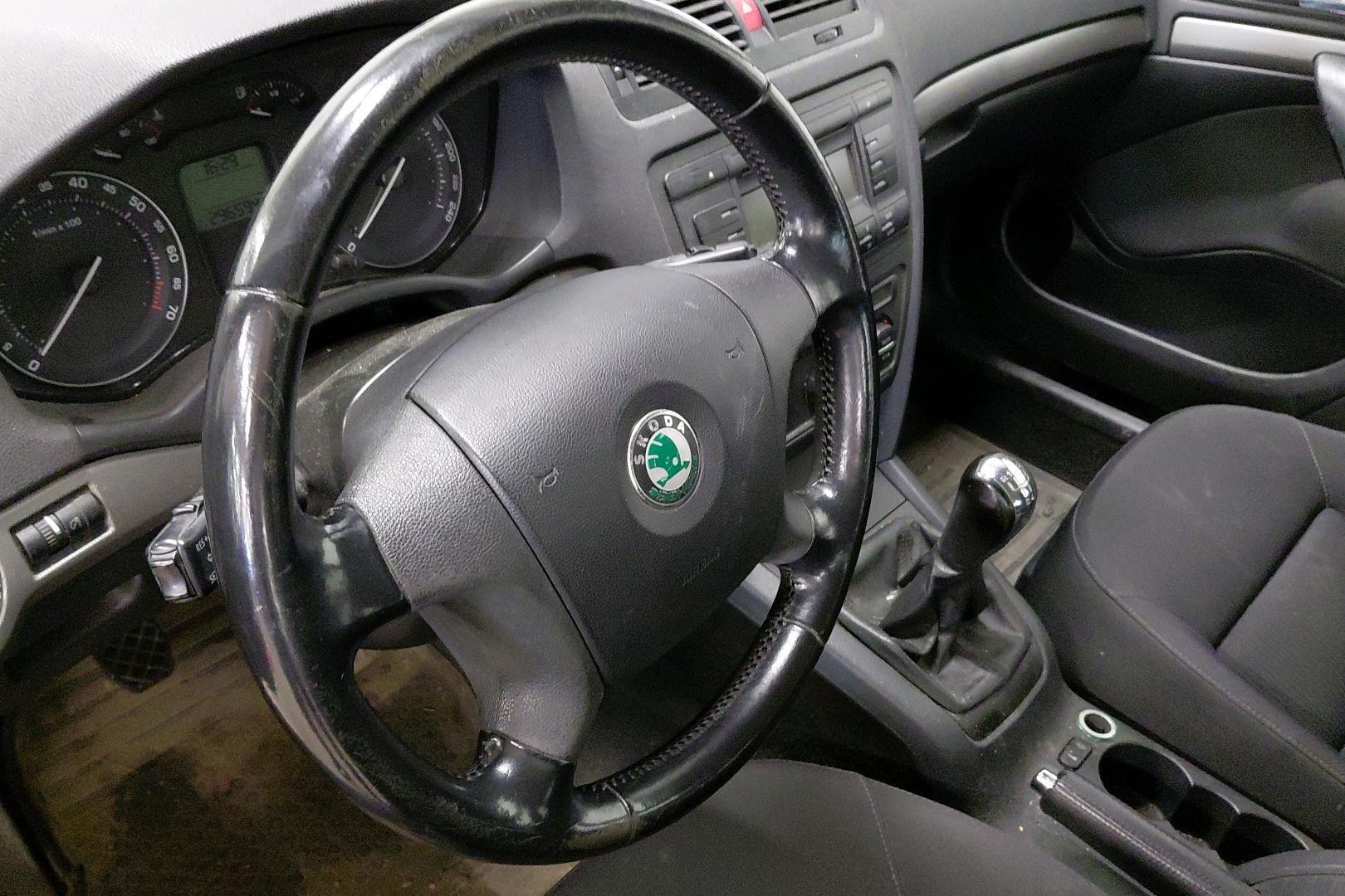 SKODA Octavia 2005