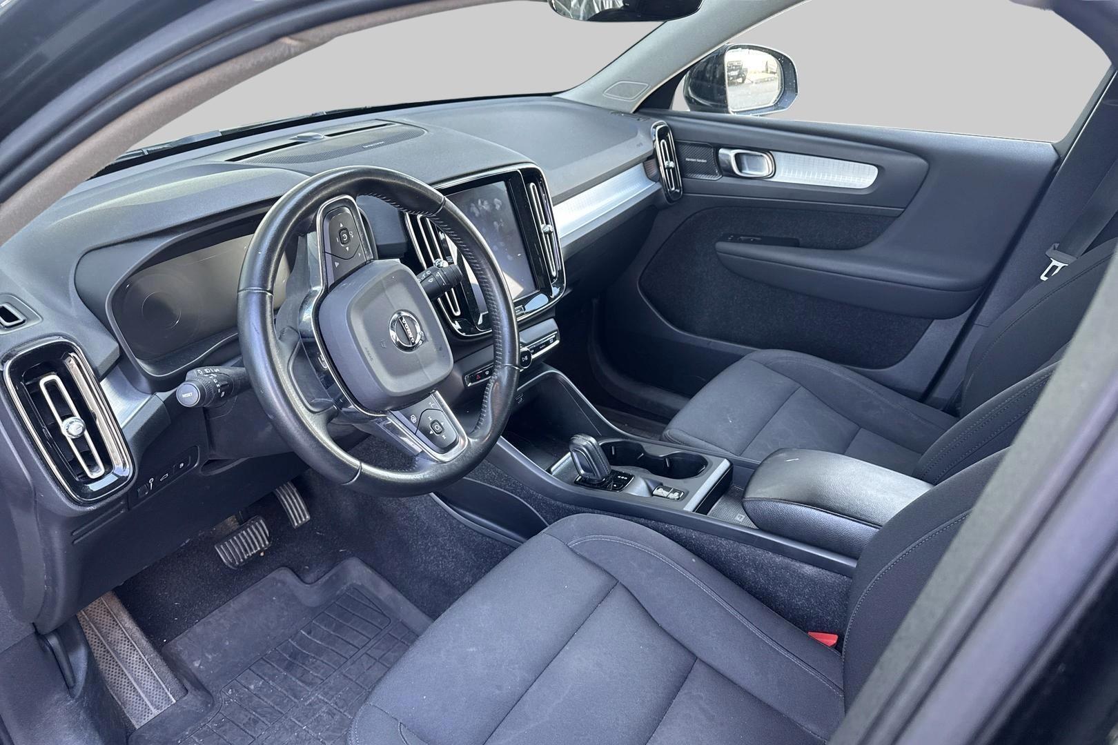 VOLVO XC40 2020