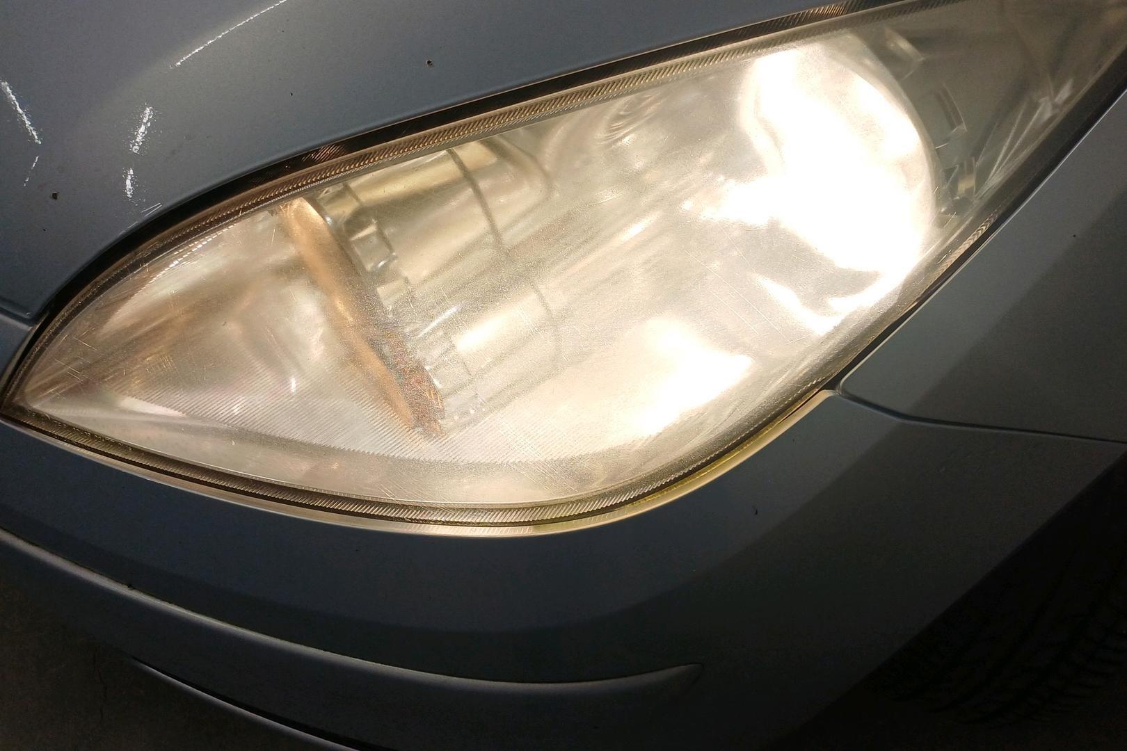 MITSUBISHI Colt 2004