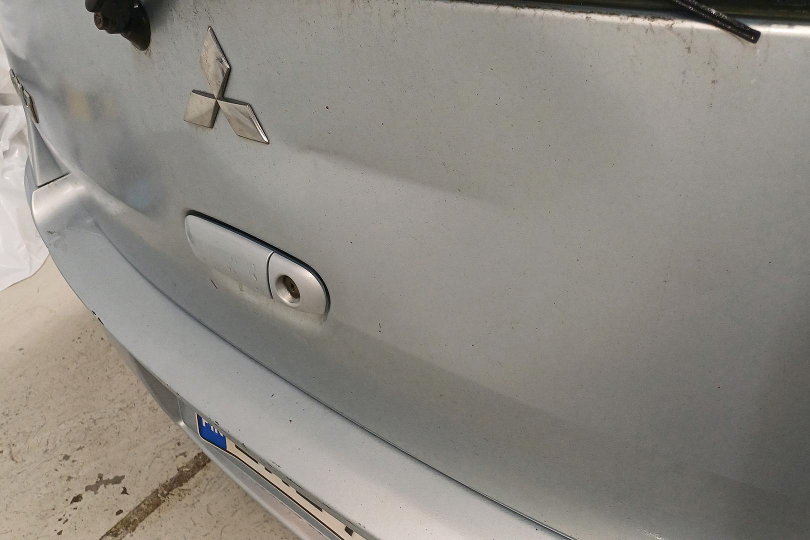 MITSUBISHI Colt 2004