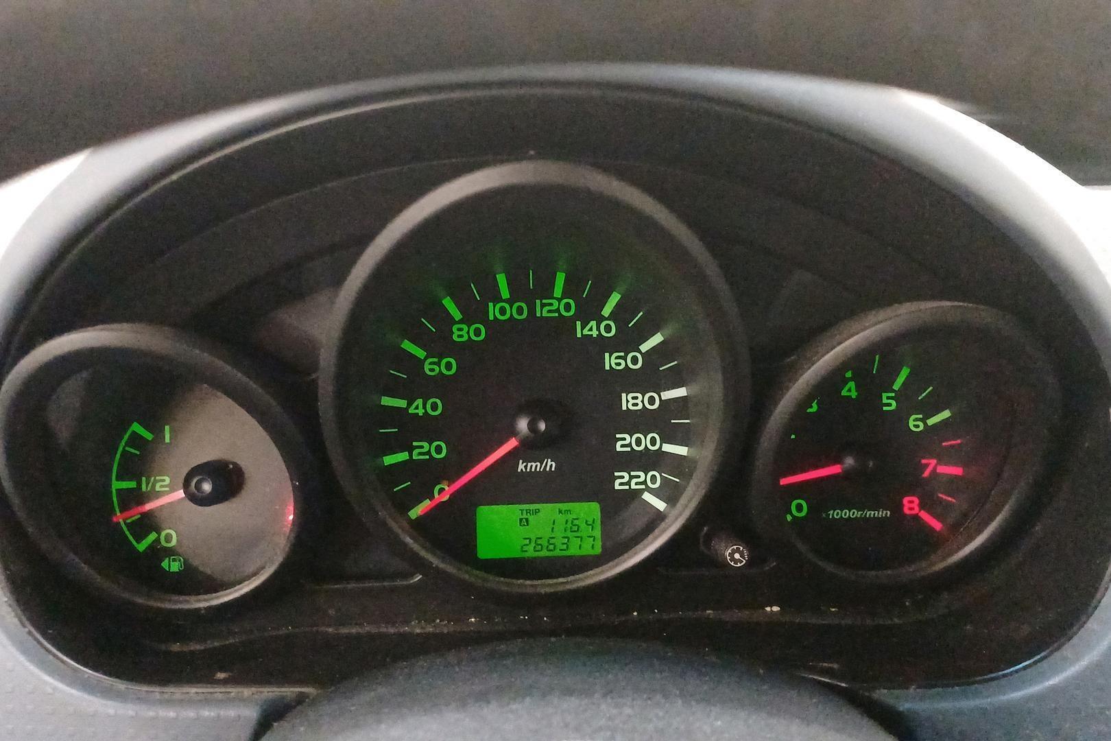 MITSUBISHI Colt 2004