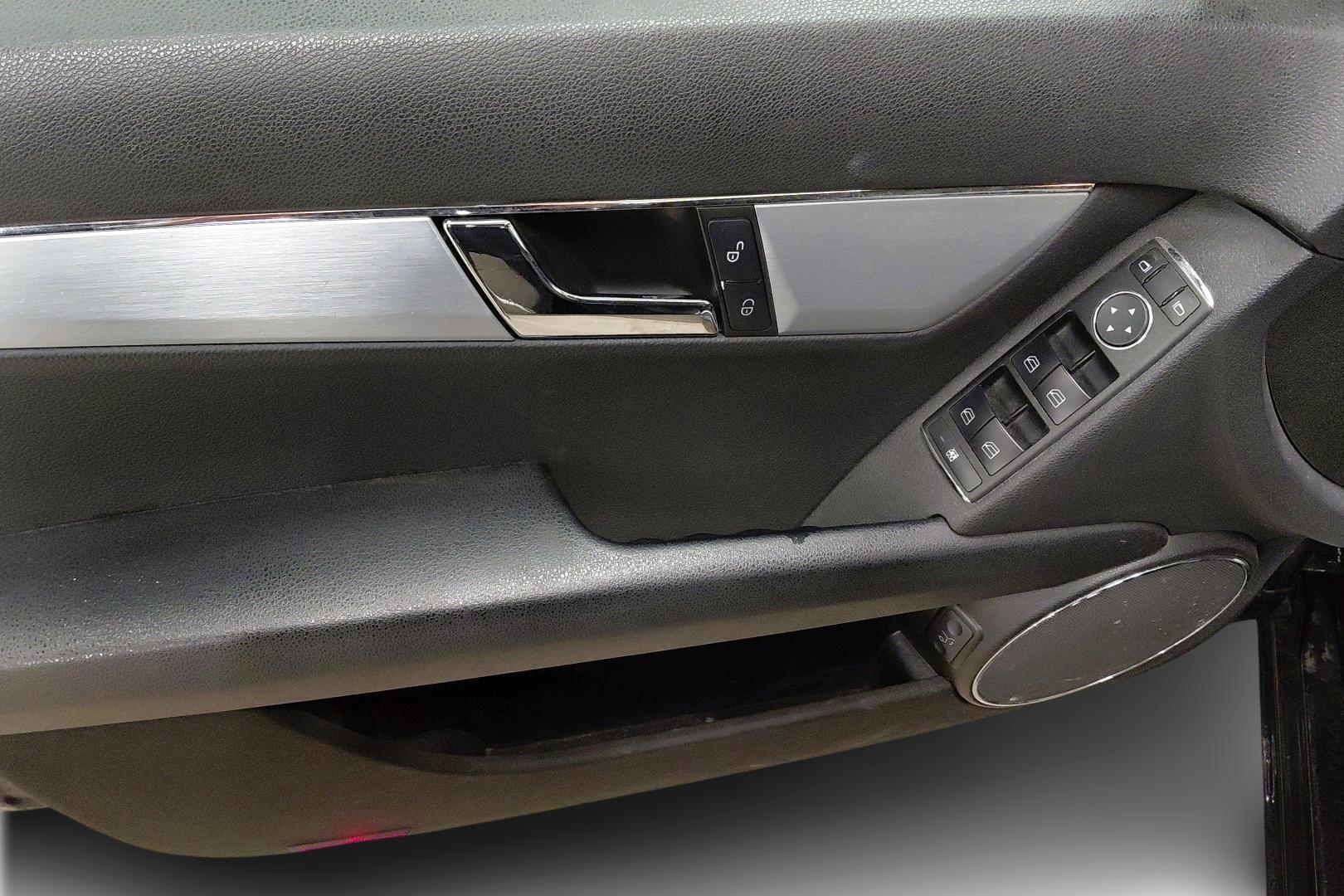 MERCEDES-BENZ C 2009