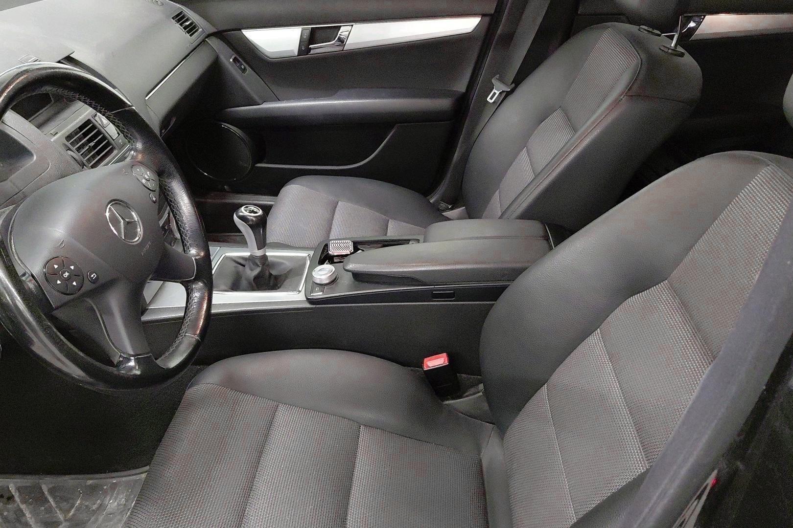 MERCEDES-BENZ C 2009