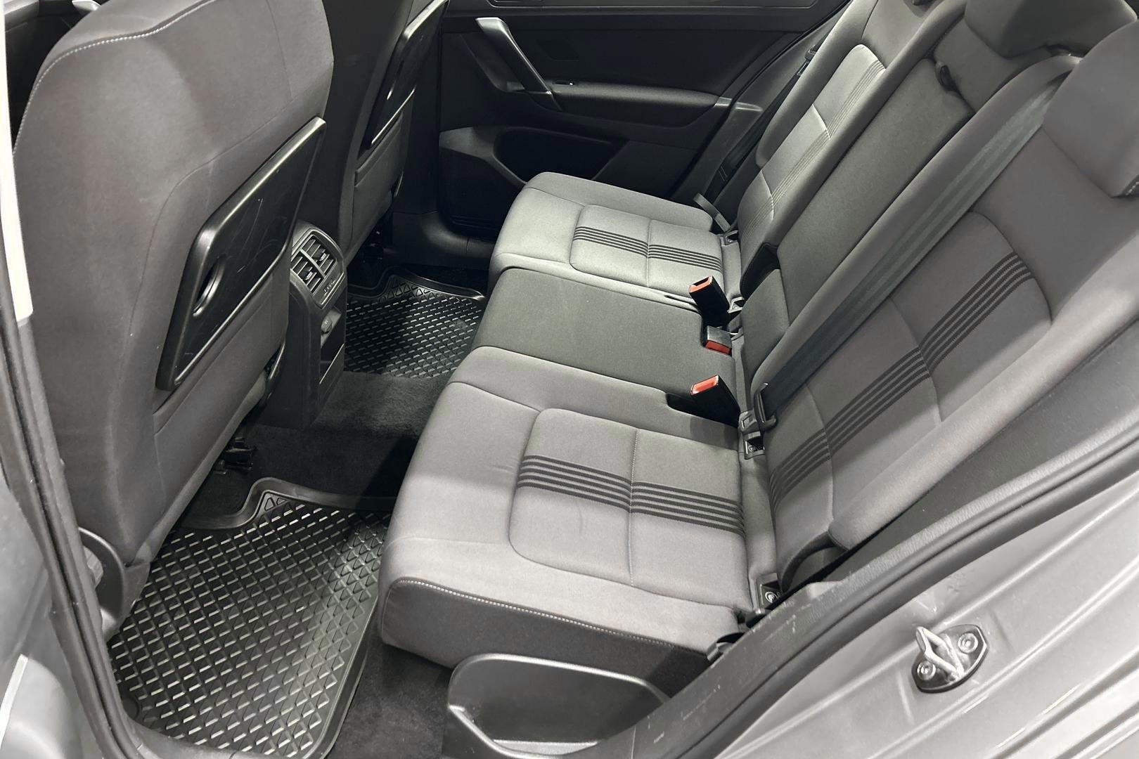 VOLKSWAGEN Golf Sportsvan 2016