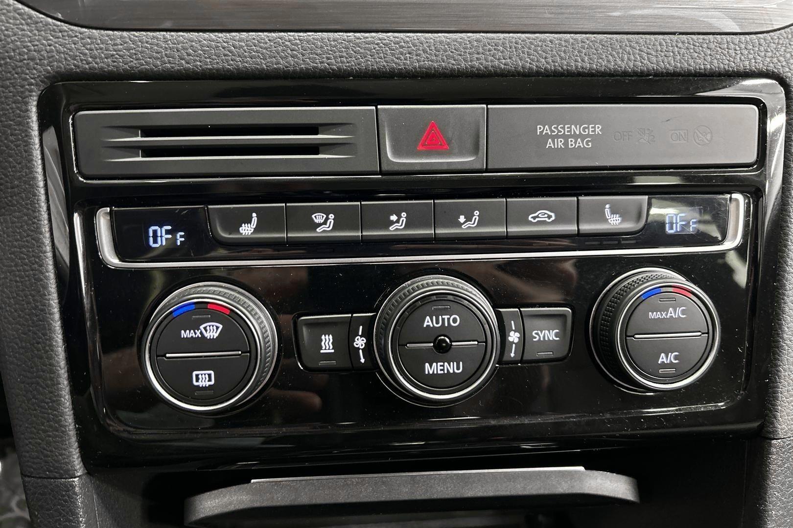 VOLKSWAGEN Golf Sportsvan 2016