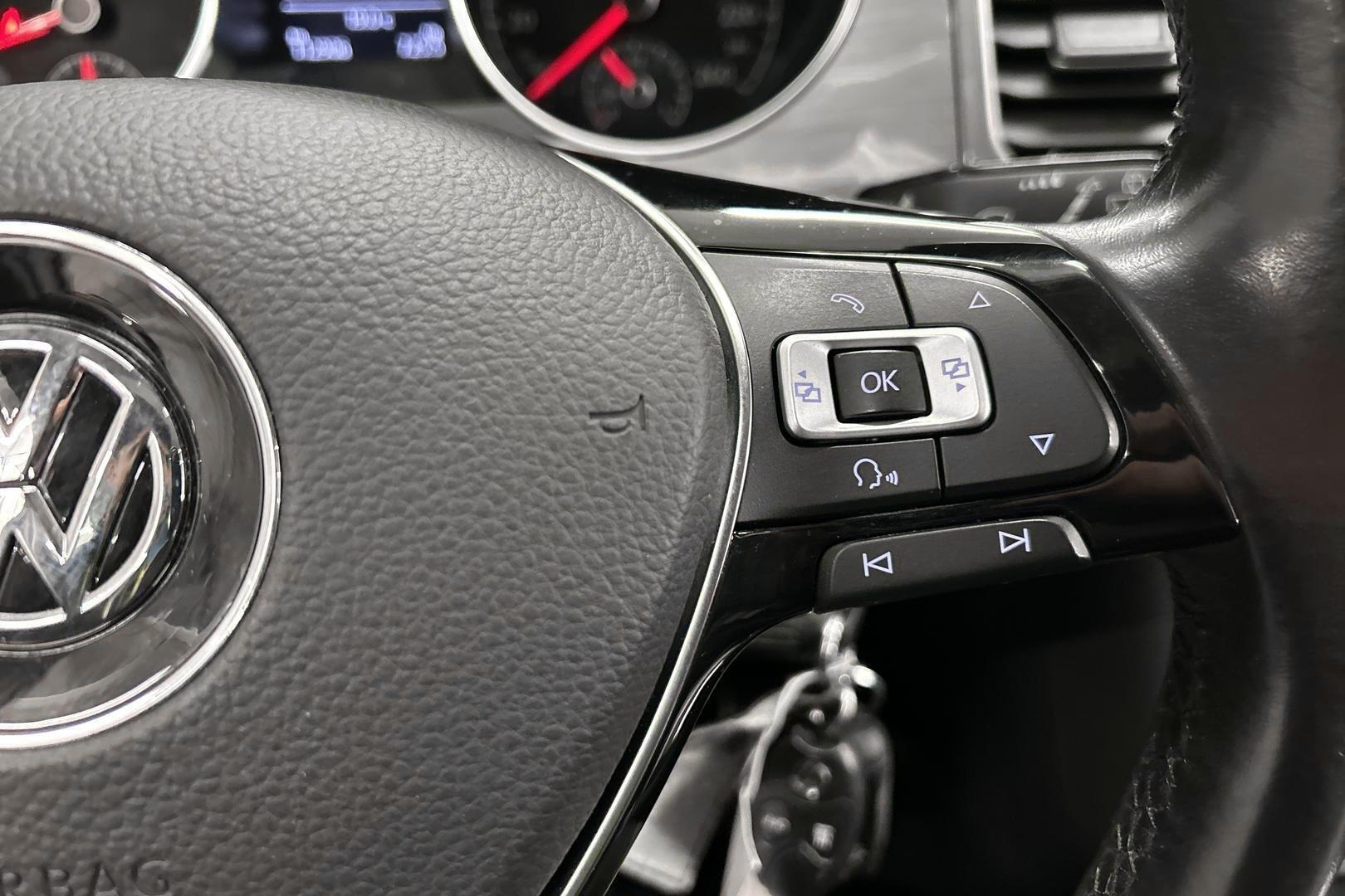 VOLKSWAGEN Golf Sportsvan 2016