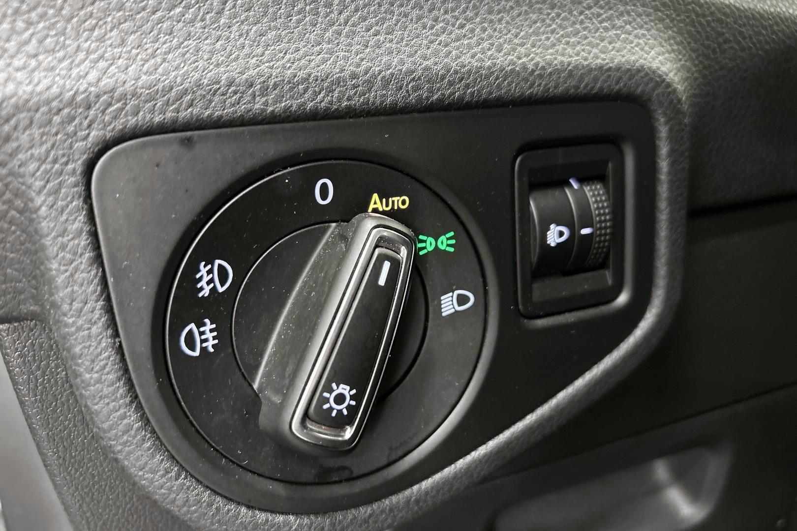 VOLKSWAGEN Golf Sportsvan 2016