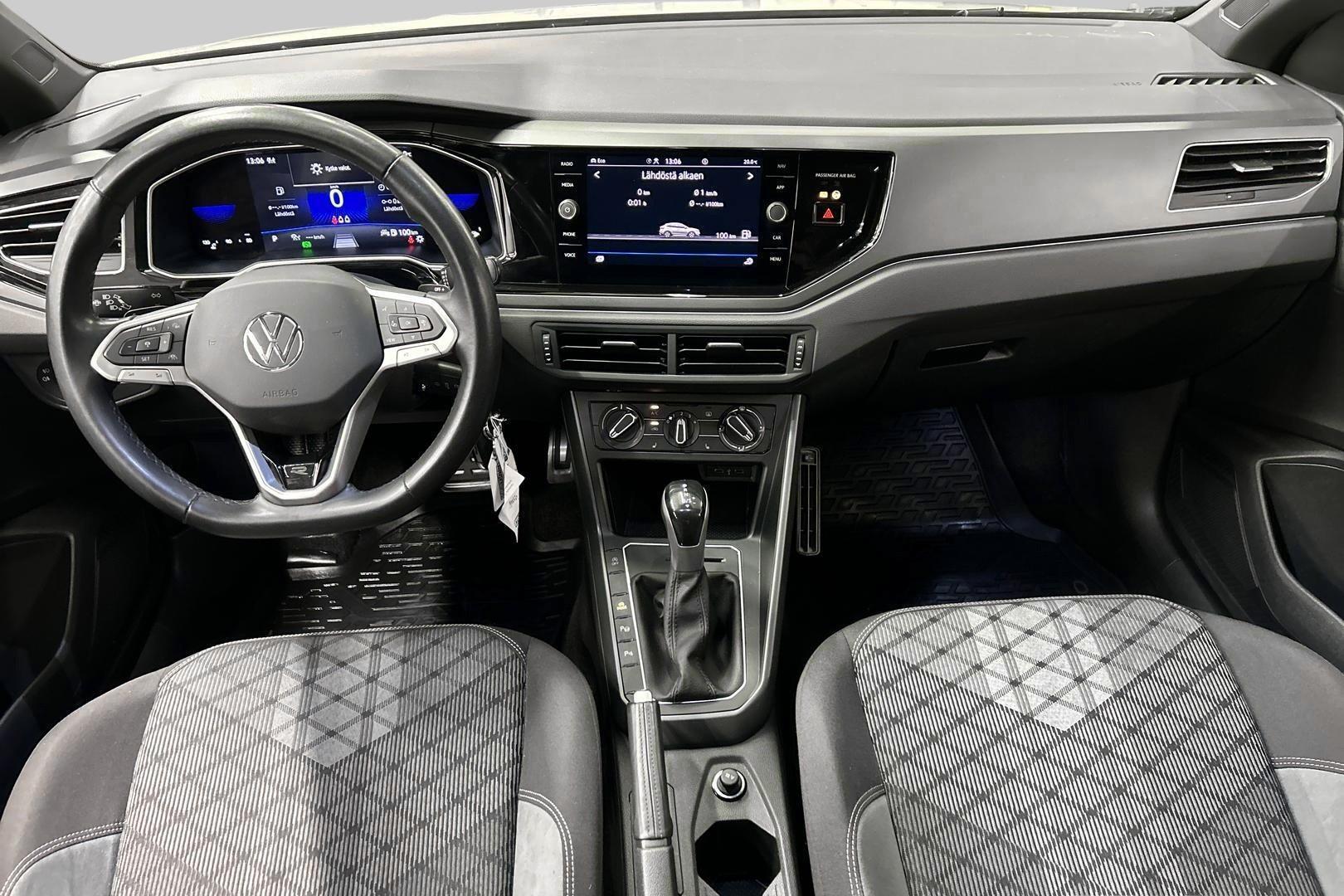 VOLKSWAGEN Taigo 11