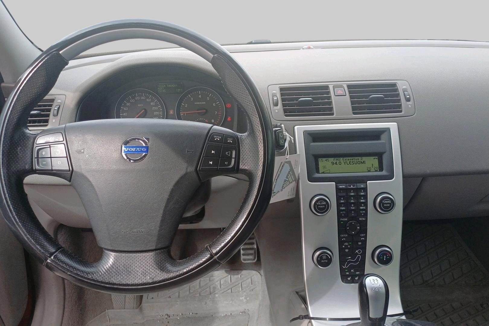 VOLVO V50 2011