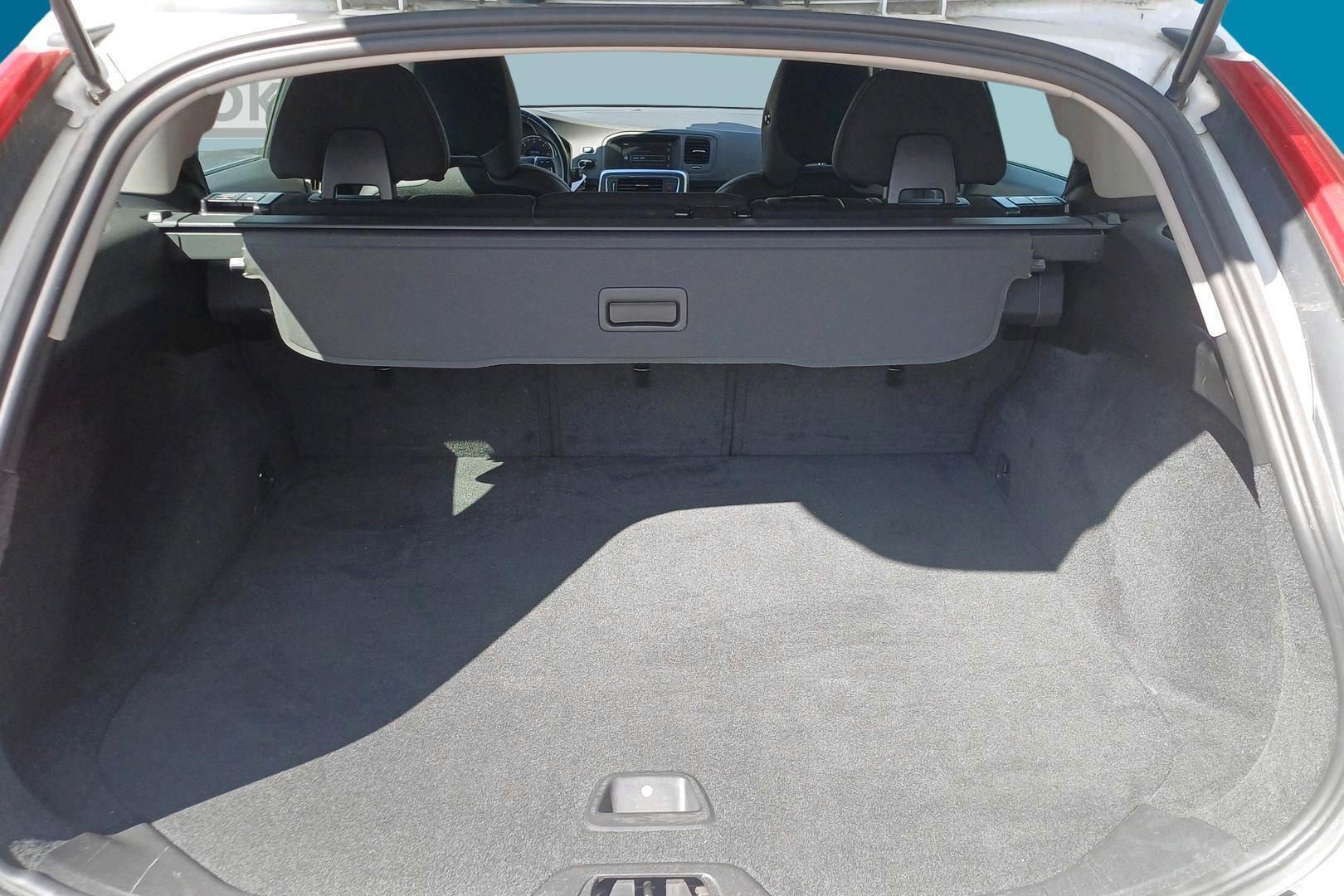 VOLVO V60 2012