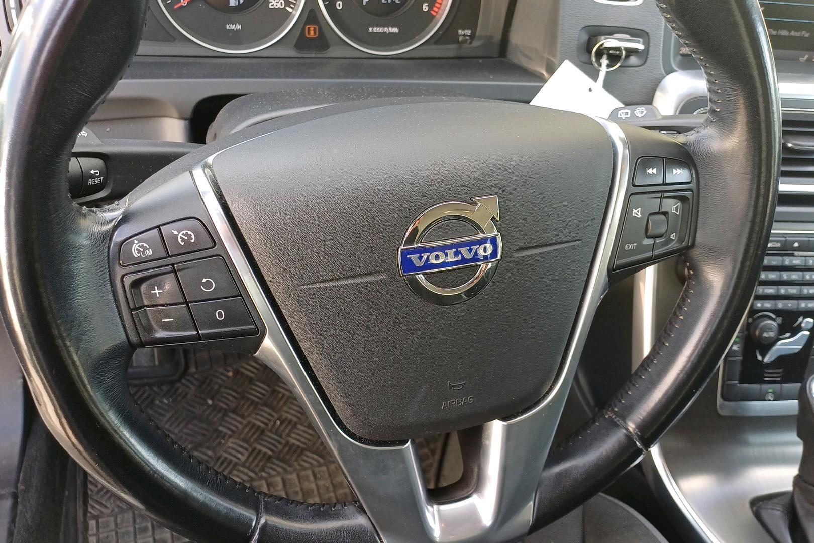 VOLVO V60 2012
