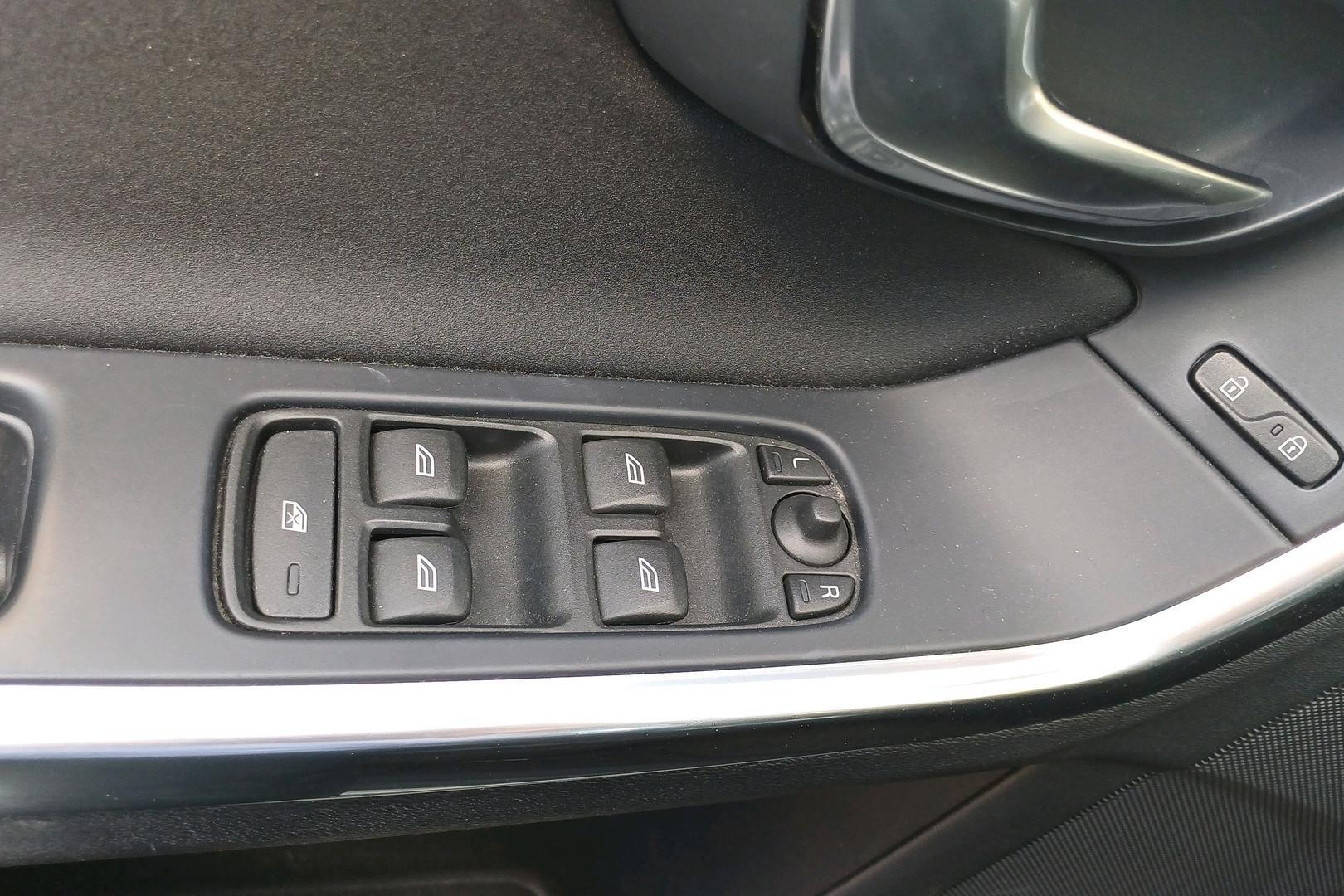 VOLVO V60 2012